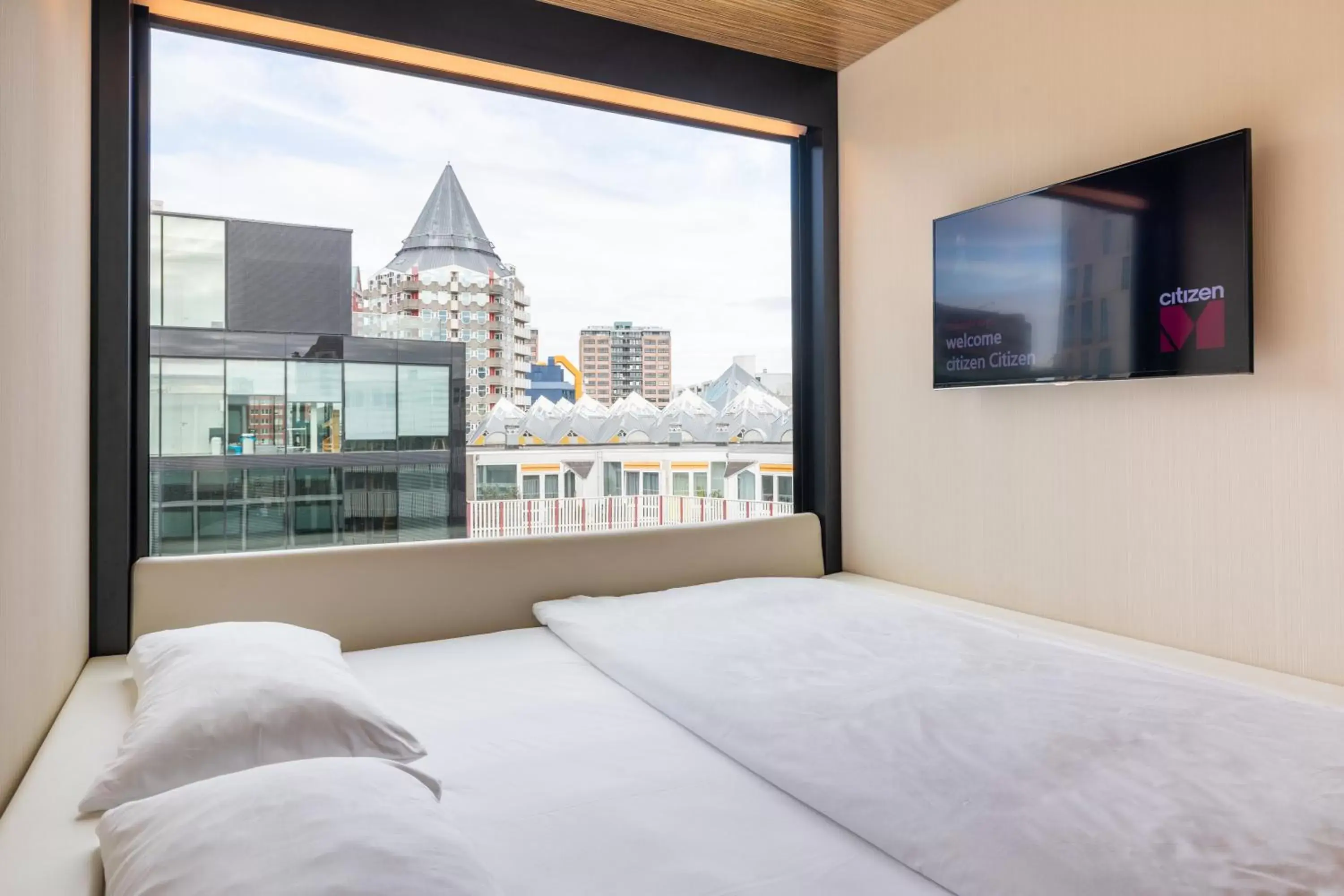 Photo of the whole room, Bed in citizenM Rotterdam