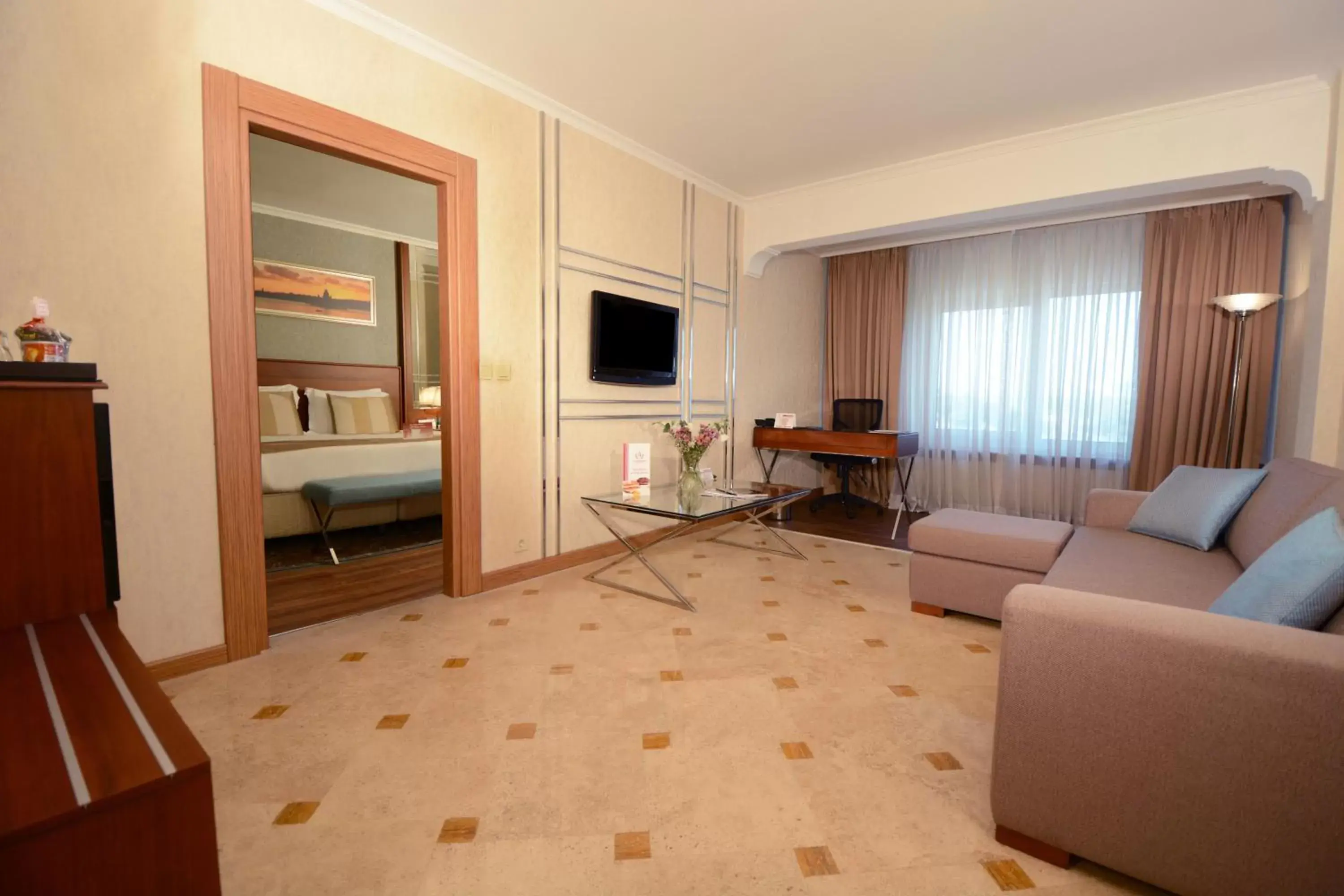 Shower, Seating Area in Akgun Istanbul Hotel