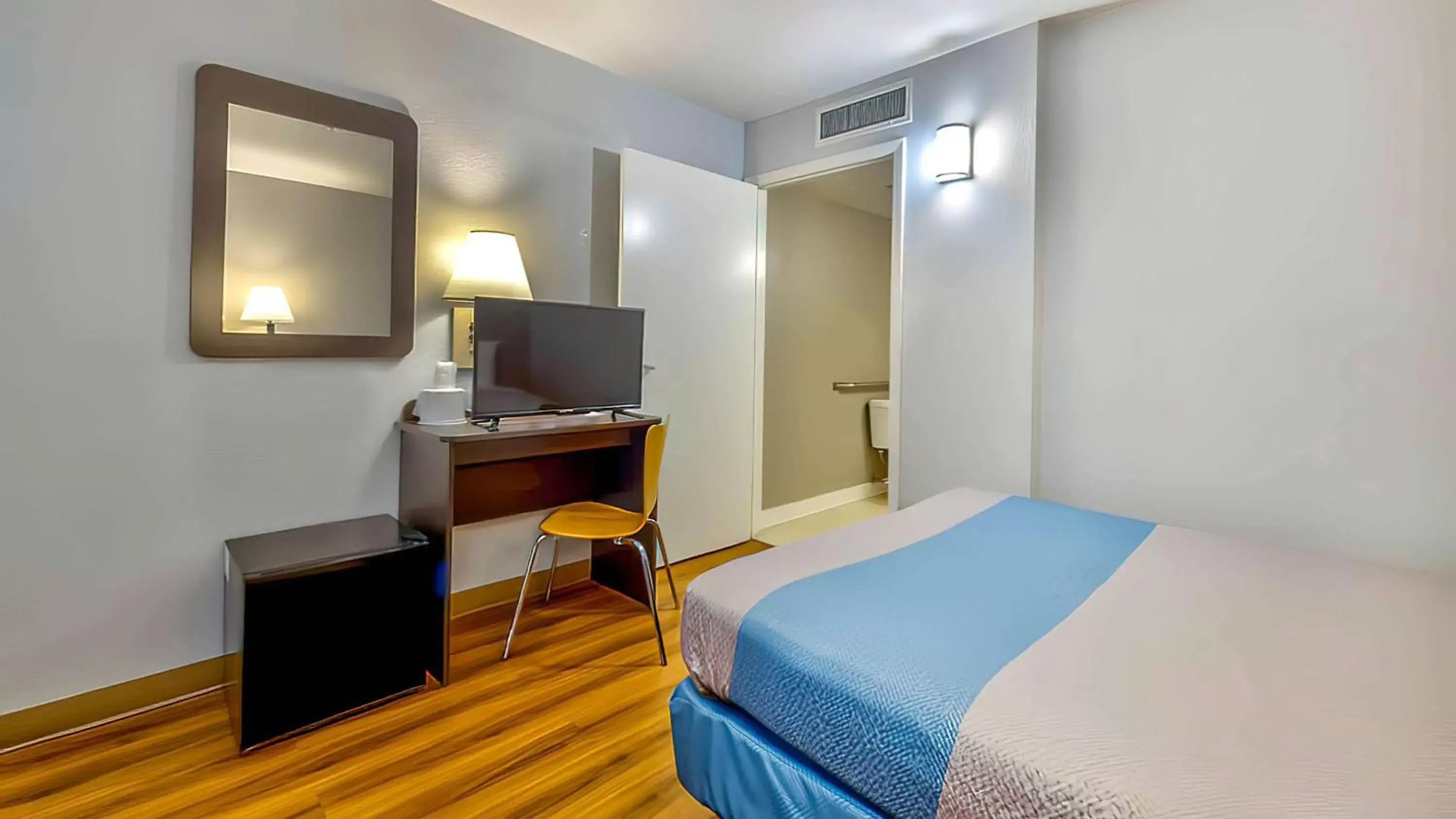 Bedroom, Bed in Motel 6-Tucumcari, NM Bedroom, Bed in Motel 6-Tucumcari, NM