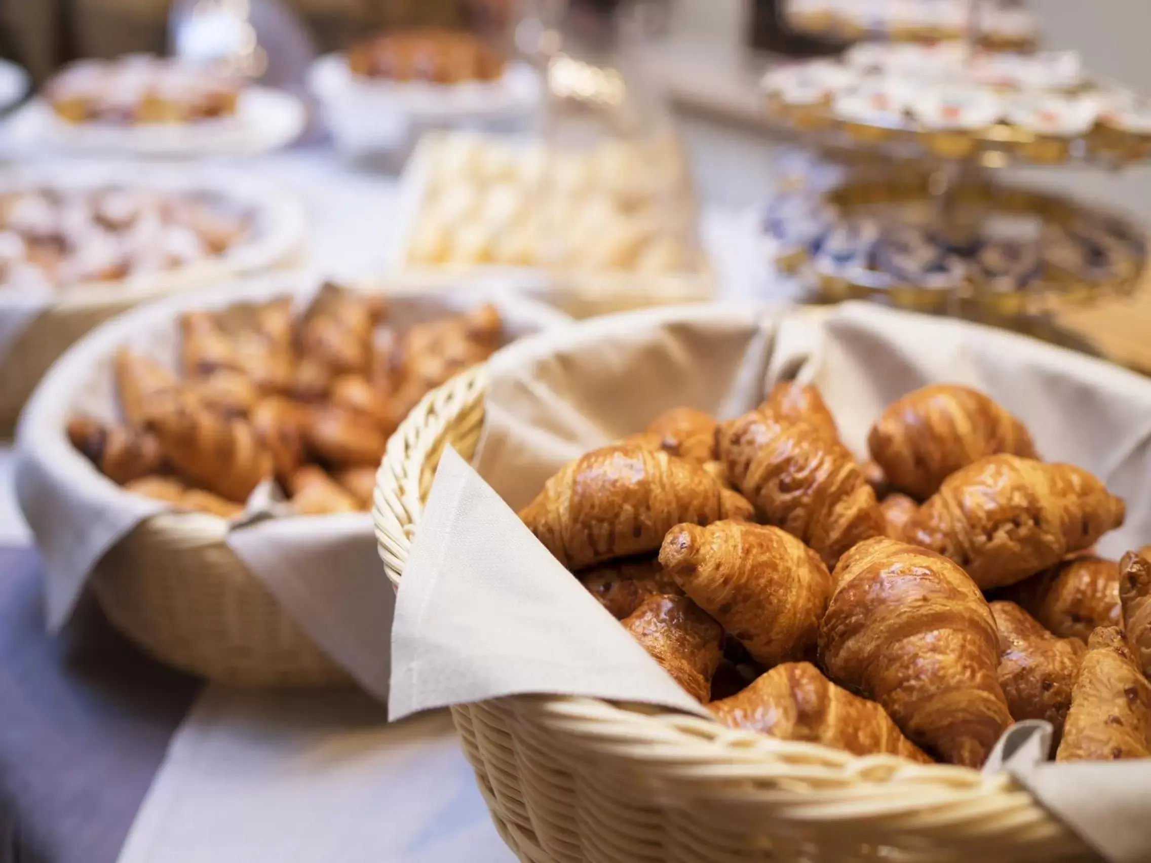 Buffet breakfast, Food in Hotel Cube