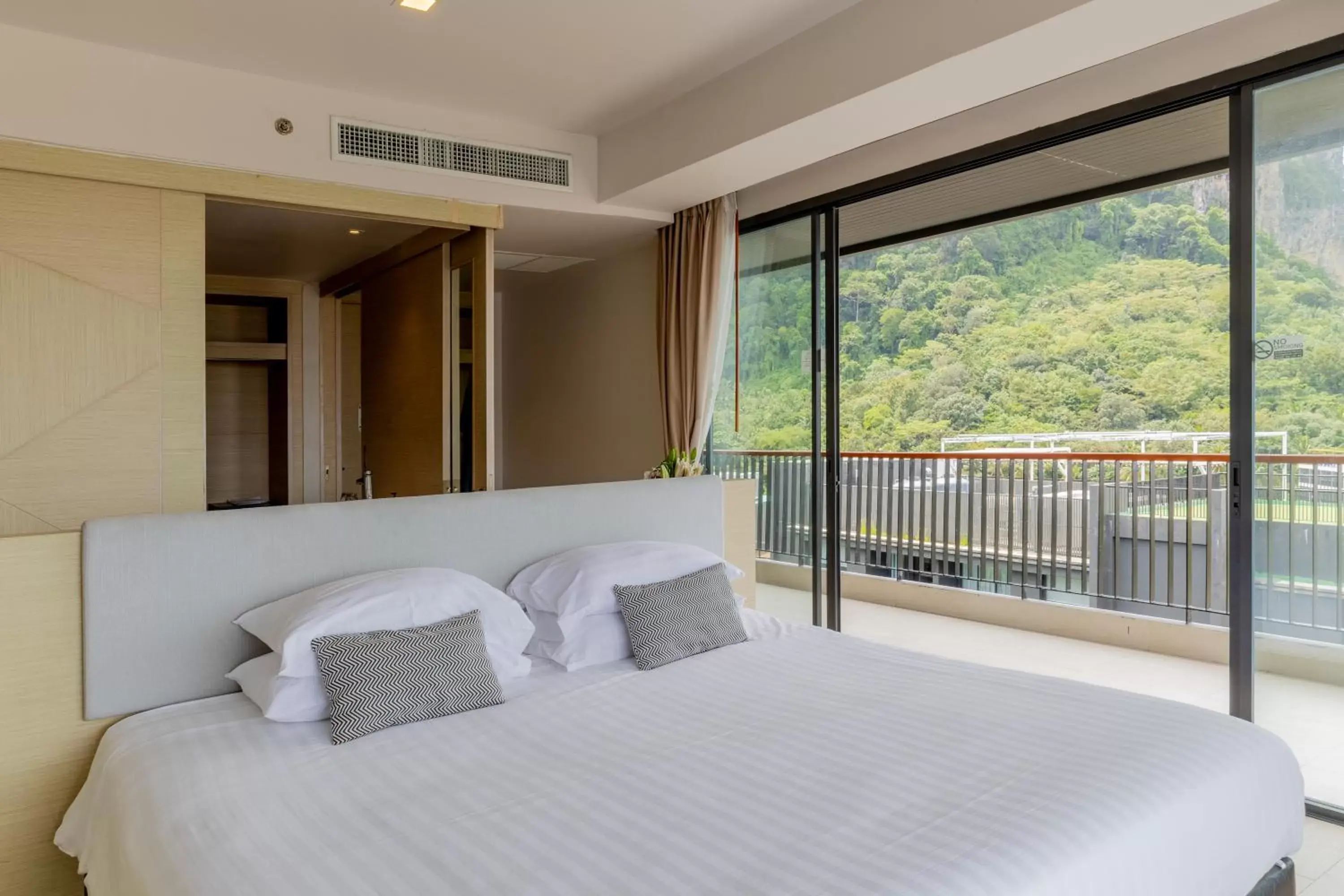 Bed in Panan Krabi Resort - SHA Extra Plus