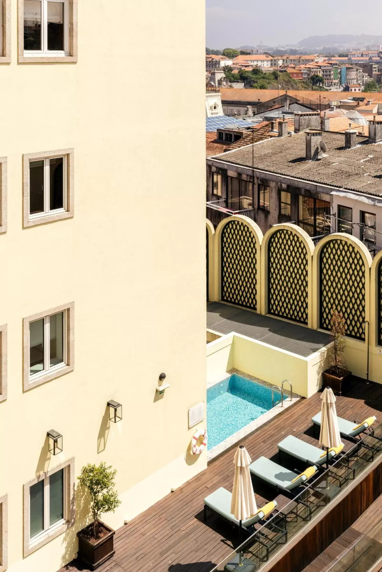 Balcony/Terrace, Pool View in Hospes Infante Sagres Porto