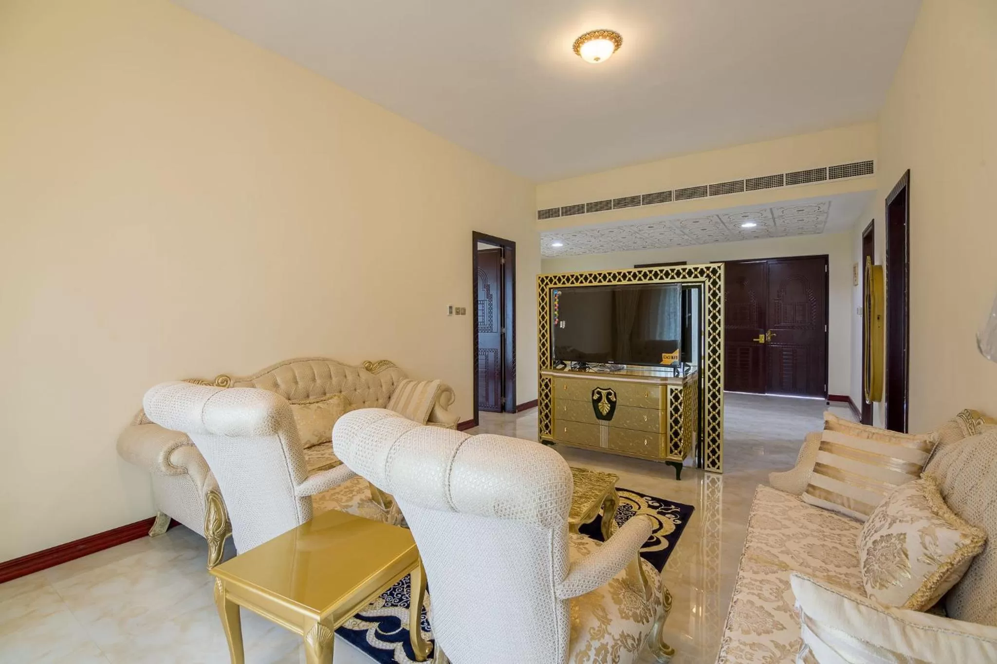 Living room in Madinat Al Bahr Business & Spa Hotel