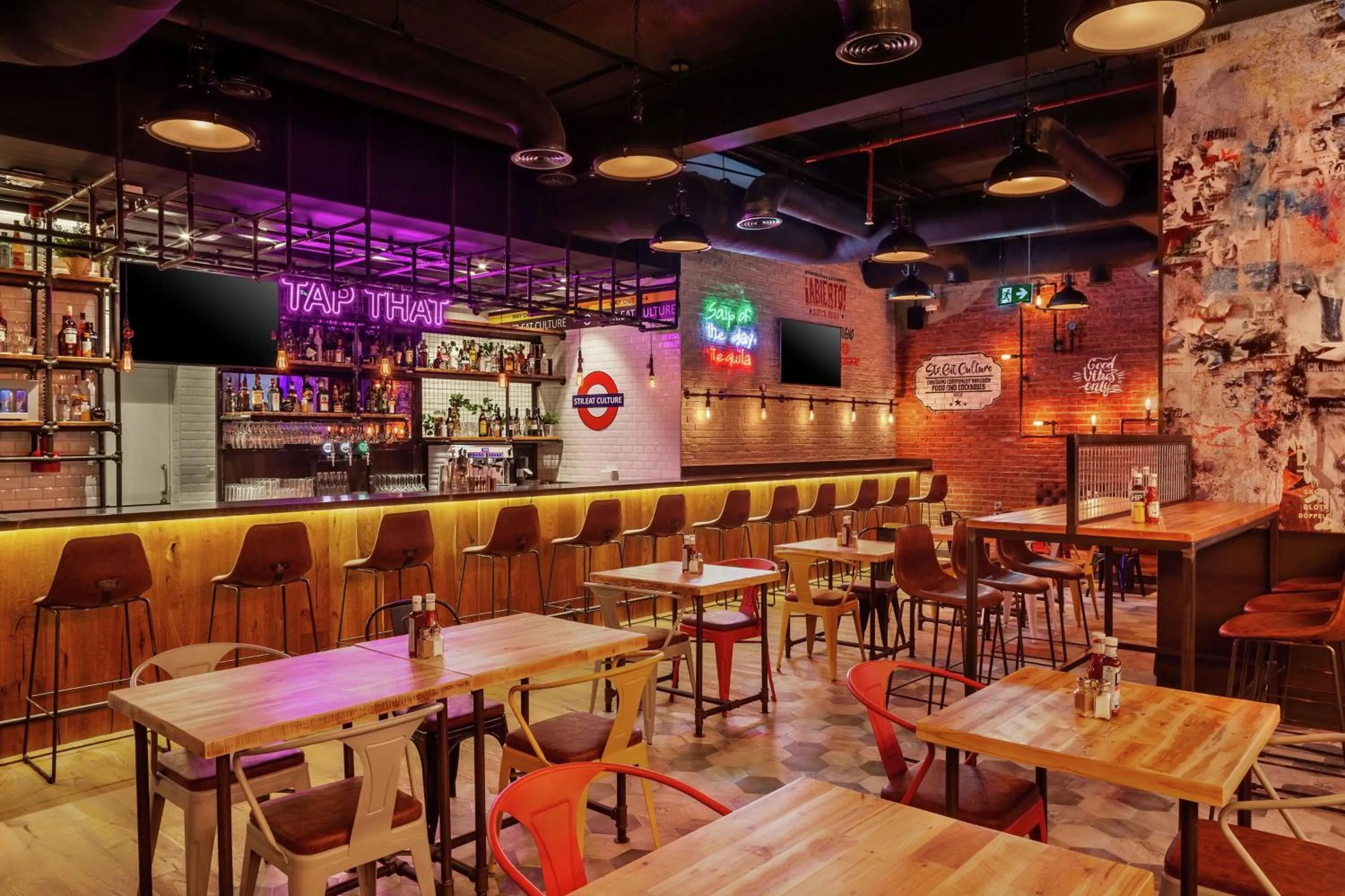 Restaurant/places to eat in DoubleTree by Hilton Dubai Al Jadaf