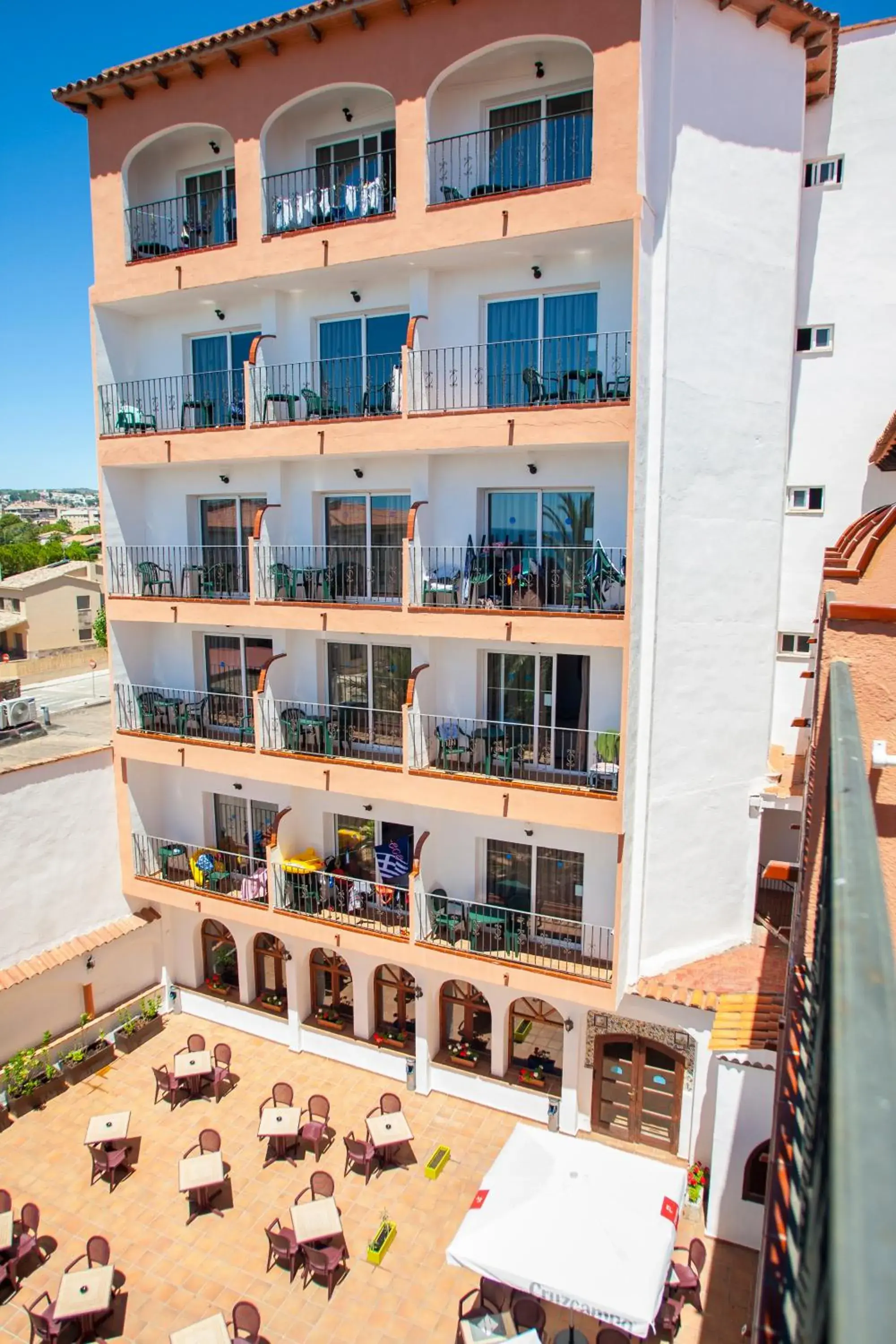 Property building in Hotel Comarruga Platja Property building in Hotel Comarruga Platja