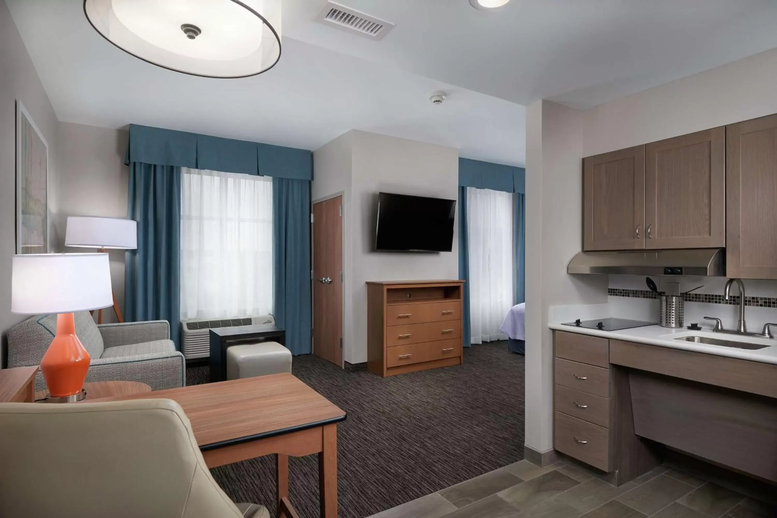 Bedroom, Seating Area in Homewood Suites By Hilton Cincinnati Midtown