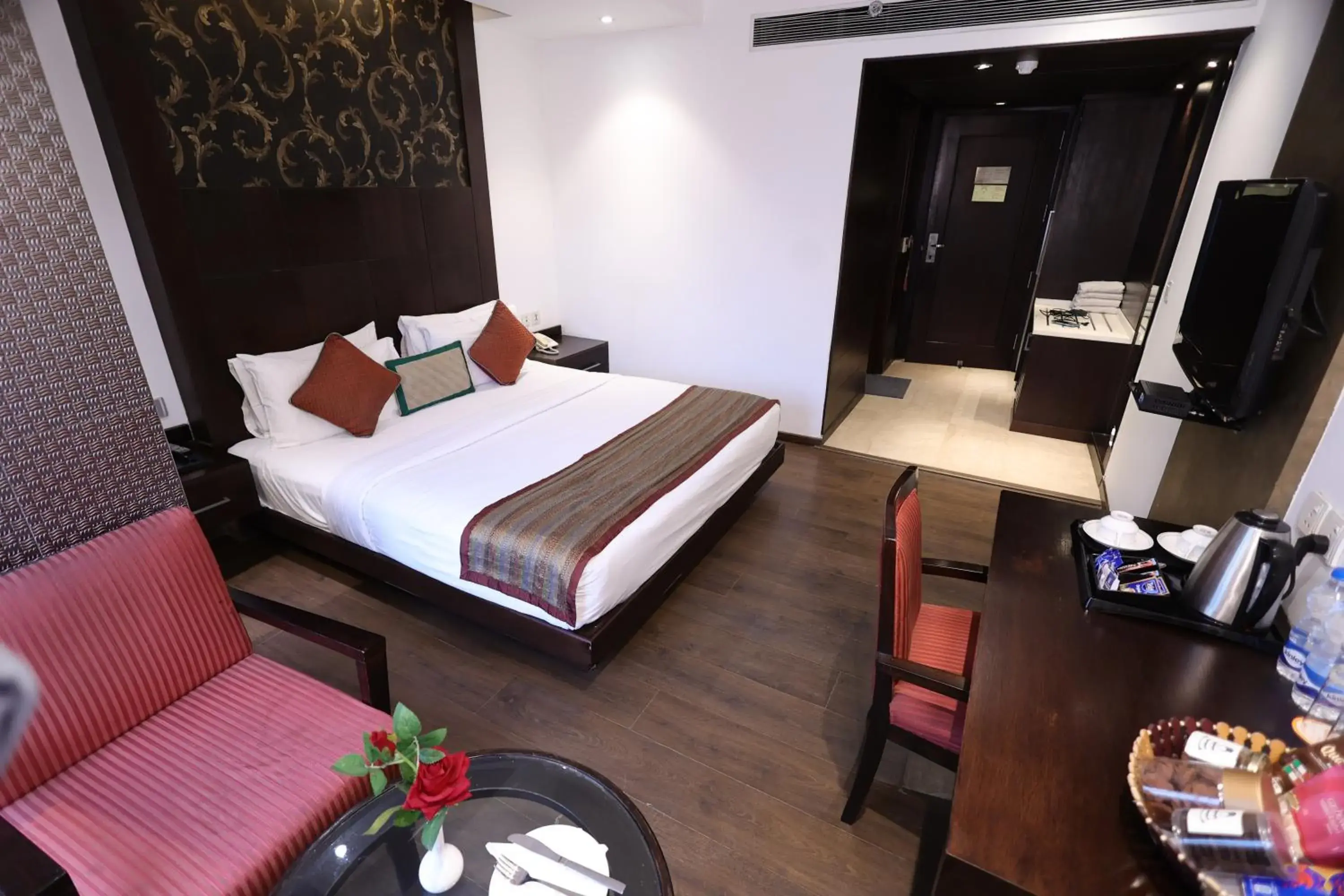 Bed in Hotel GODWIN DELUXE - New Delhi Railway Station - Paharganj