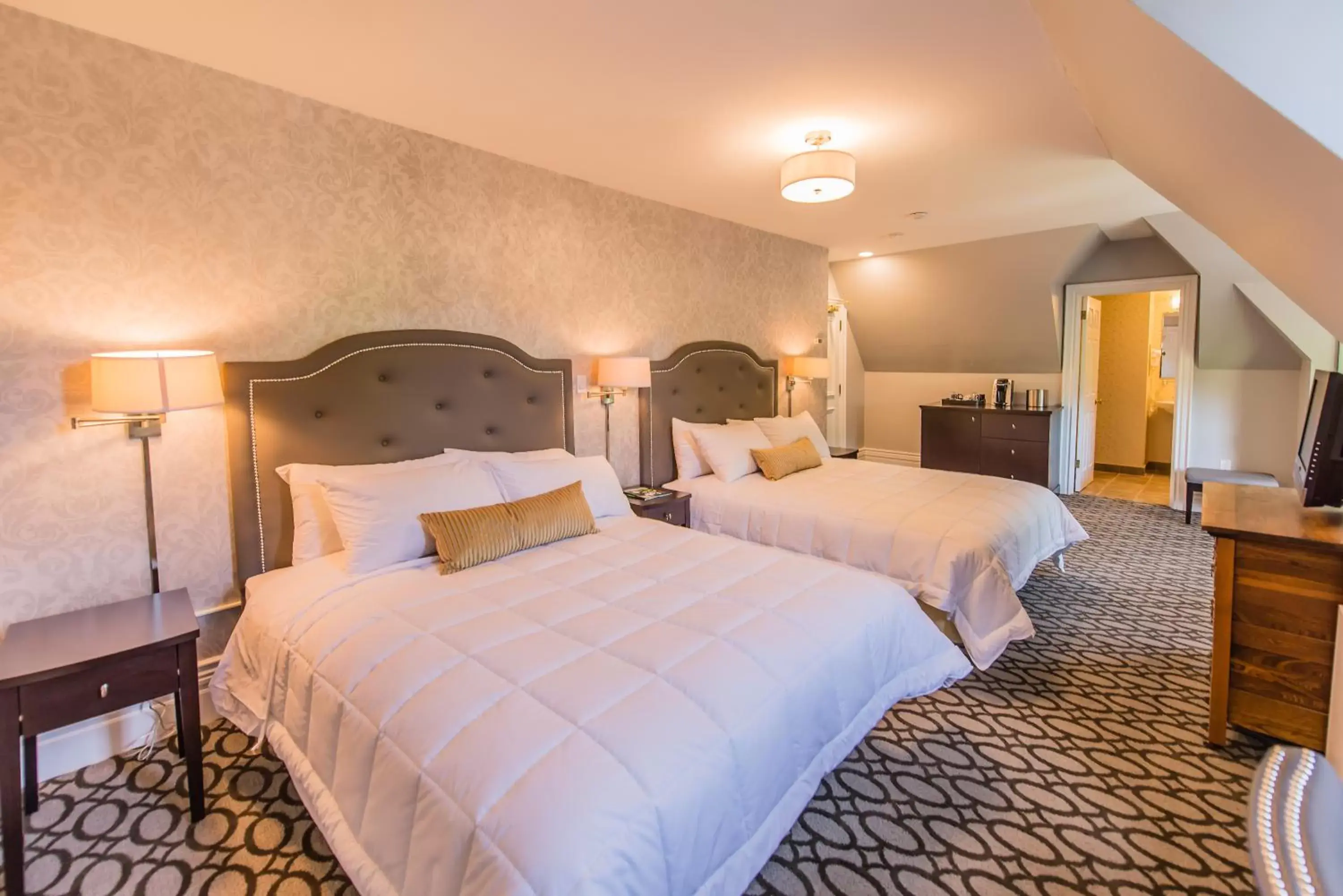 Bedroom, Bed in The Idlewyld Inn and Spa