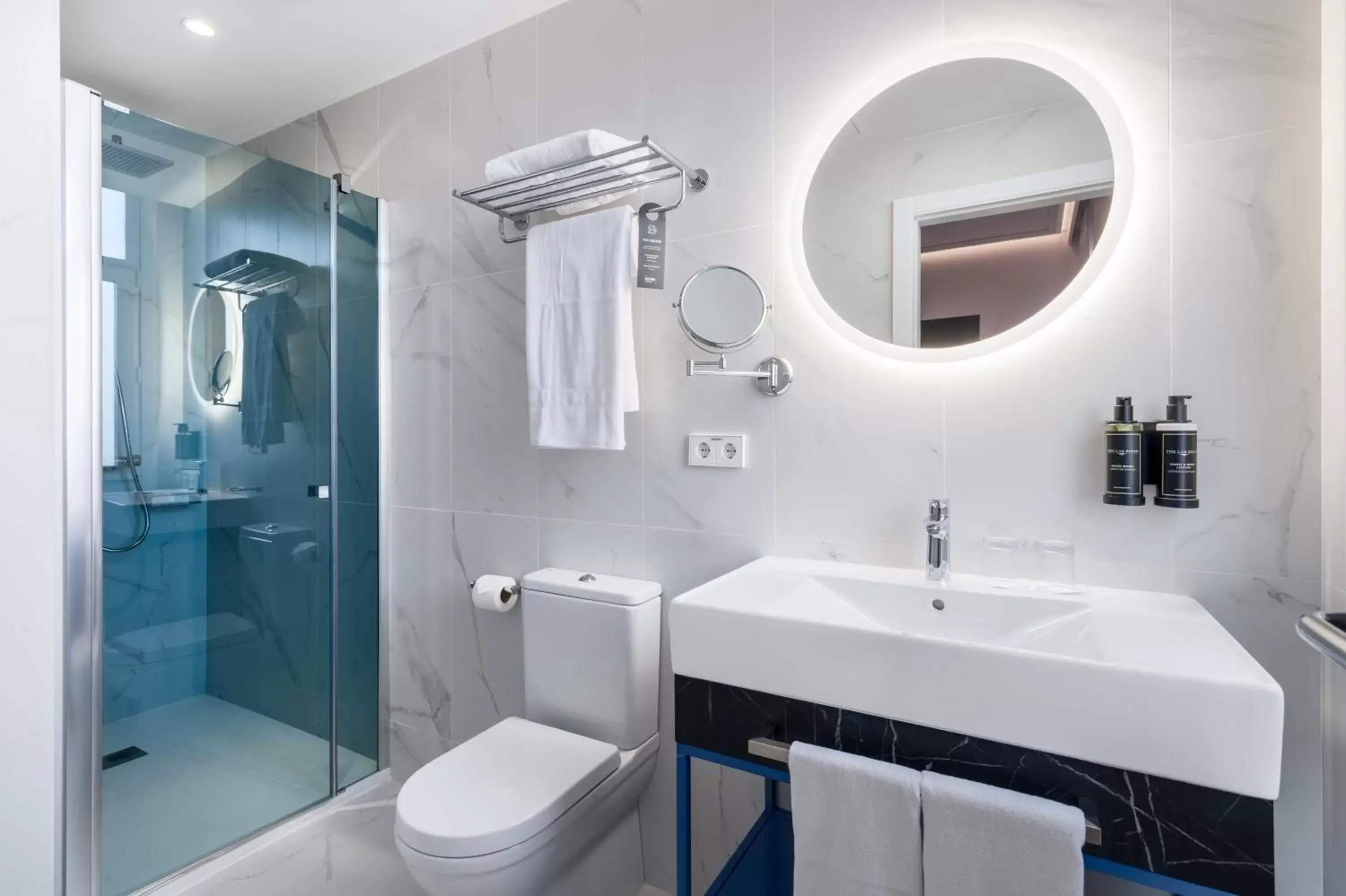 Bathroom in Ikonik Gran Vía Bathroom in Ikonik Gran Vía