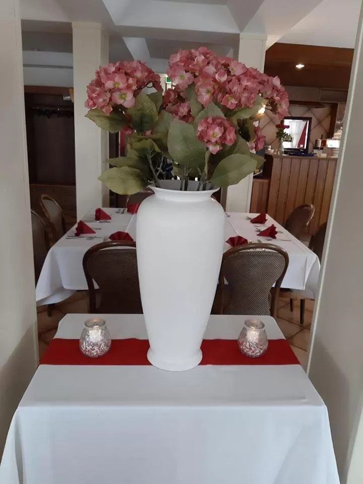 Restaurant/Places to Eat in Hotel Medebach - Zum Schwanenkönig