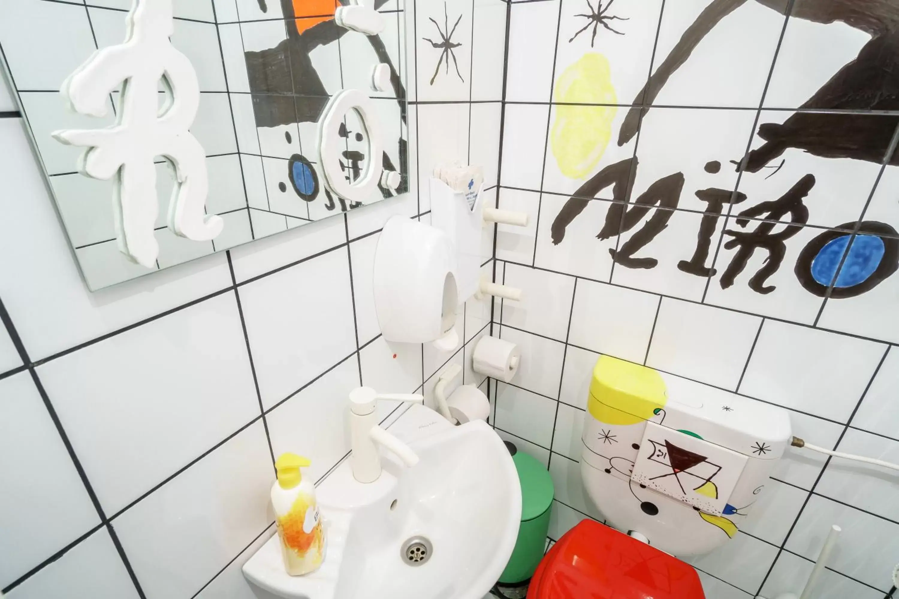 Triple Room with Shared Shower and Toilet in Hotel Tusculum Triple Room with Shared Shower and Toilet in Hotel Tusculum