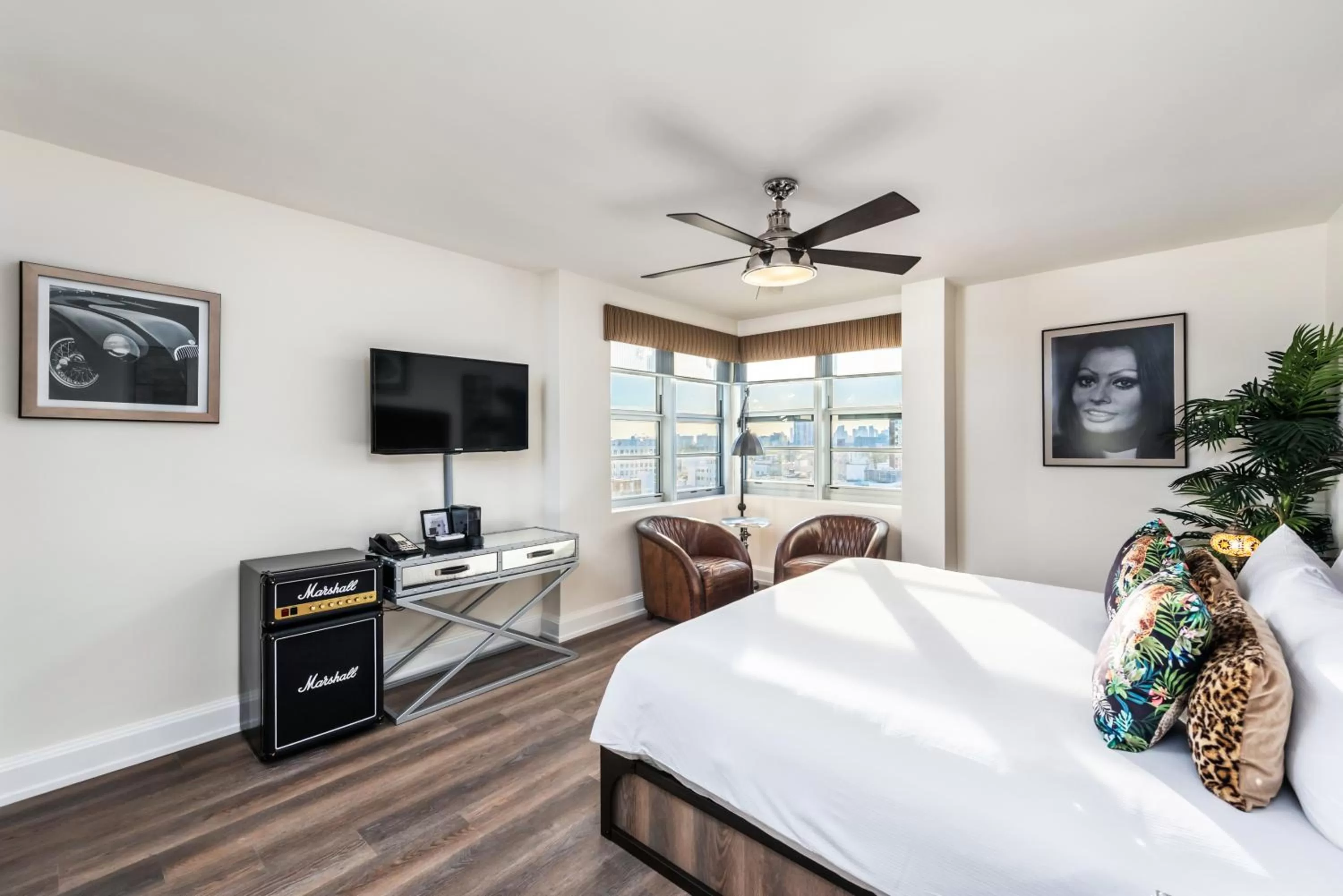 TV and multimedia in National Hotel, An Adult Only Oceanfront Resort