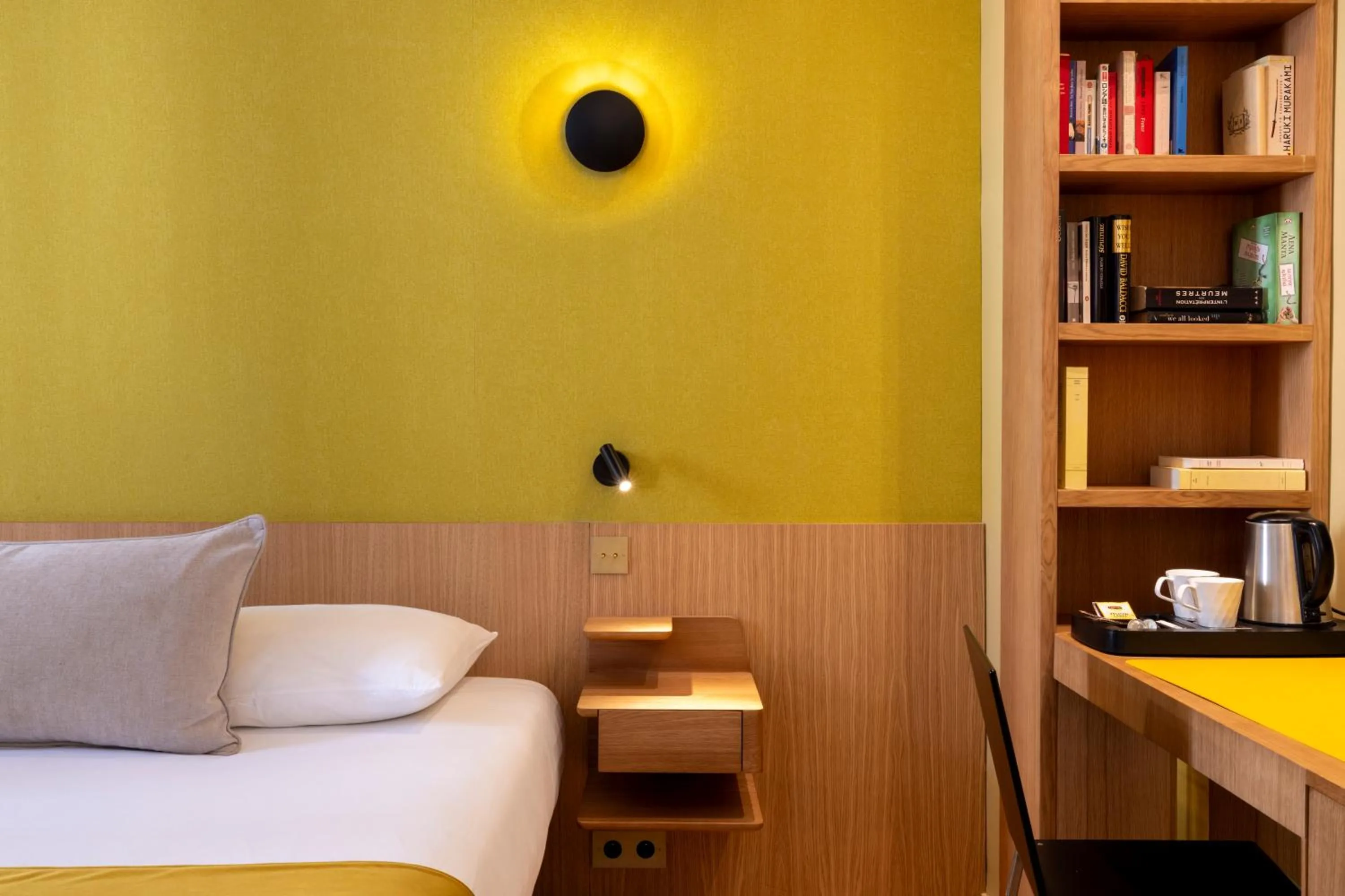 Bedroom, Bed in Hôtel Elixir