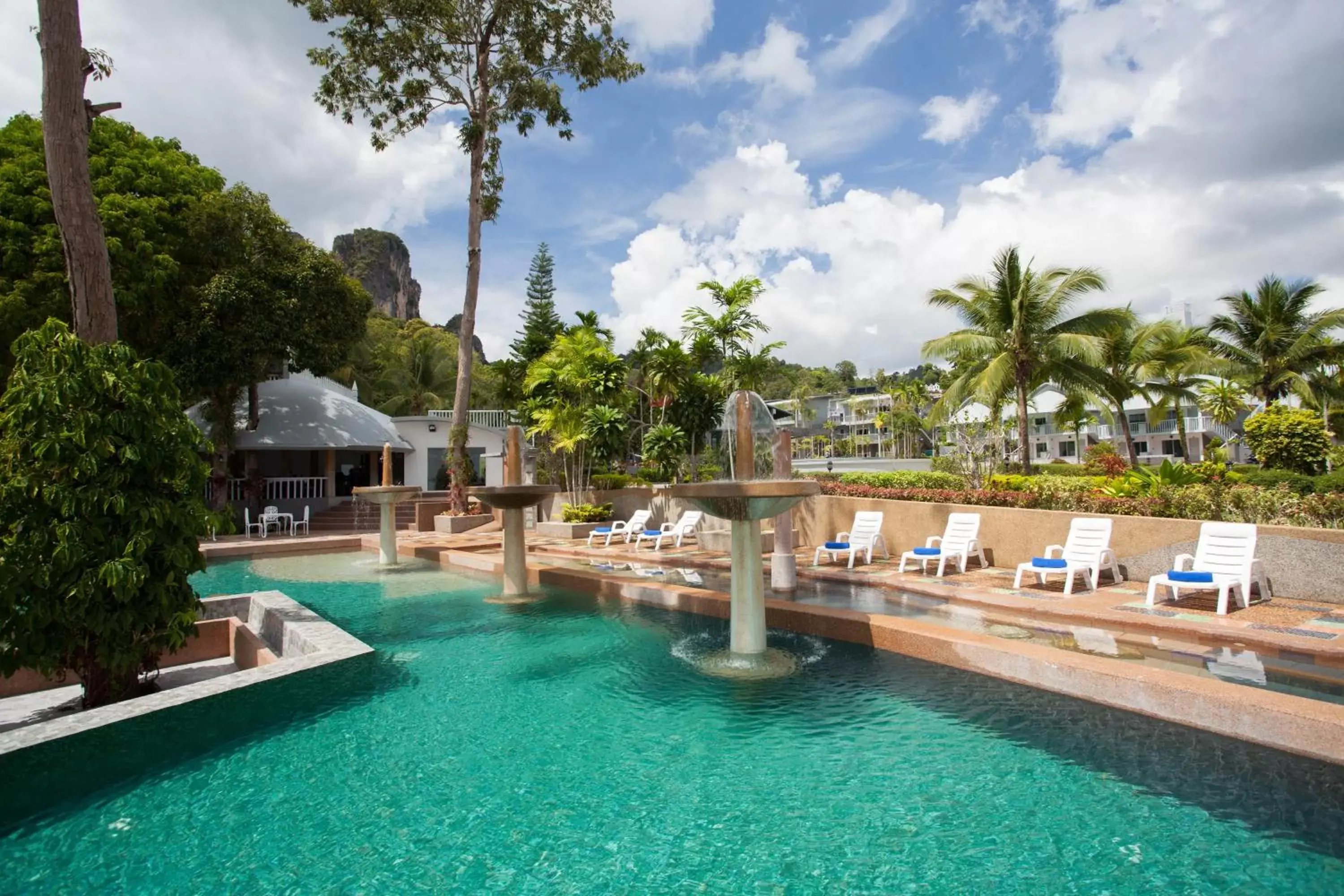 Restaurant/places to eat, Swimming Pool in Arawan Krabi Beach Resort