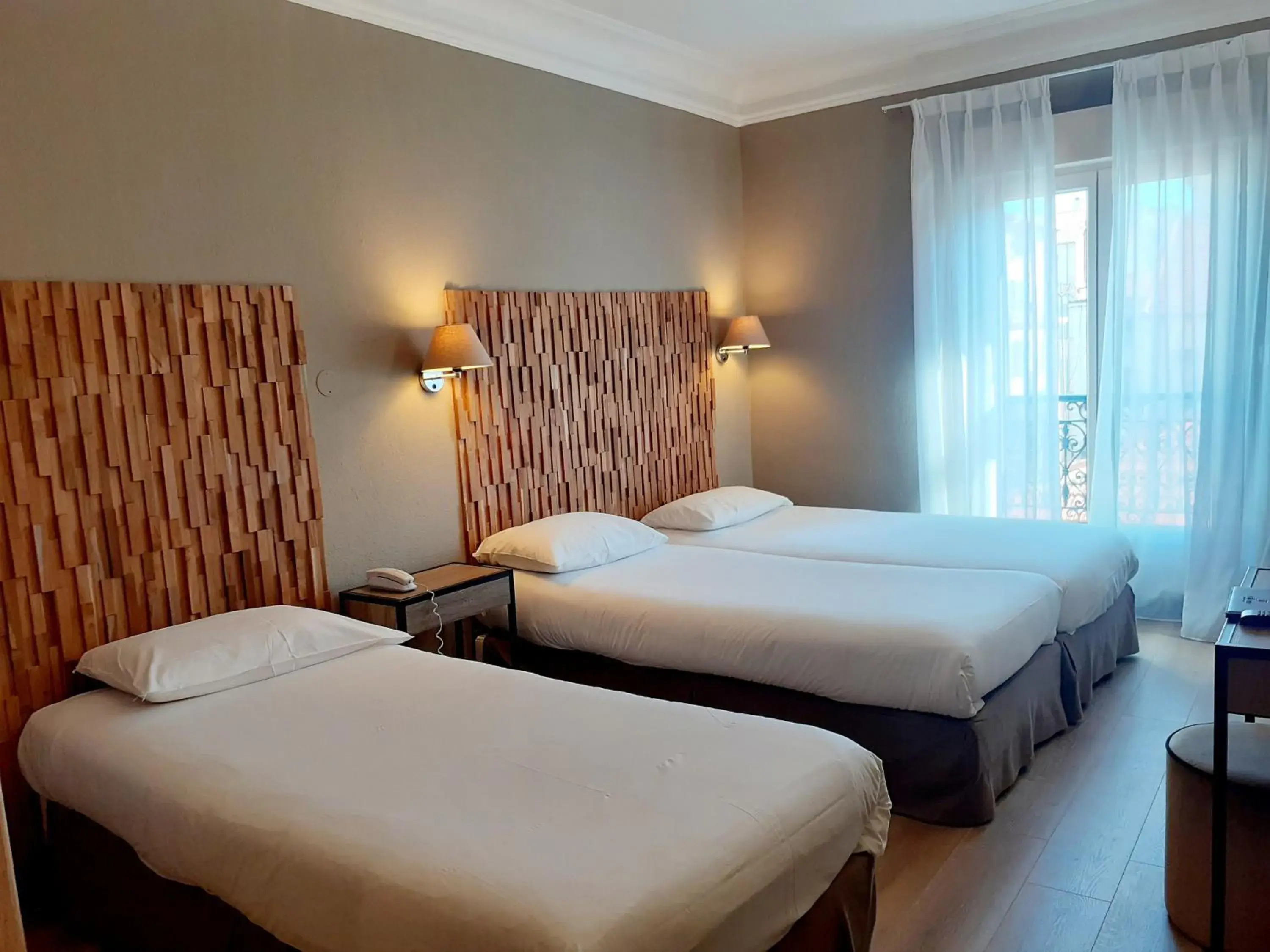 Bedroom, Bed in Hôtel La Villa Tosca