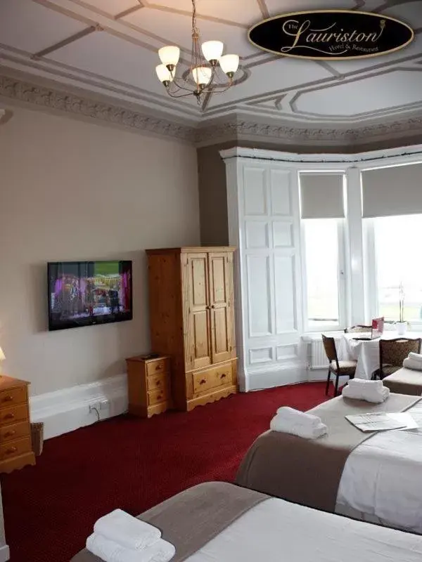 Photo of the whole room, TV/Entertainment Center in Lauriston Hotel