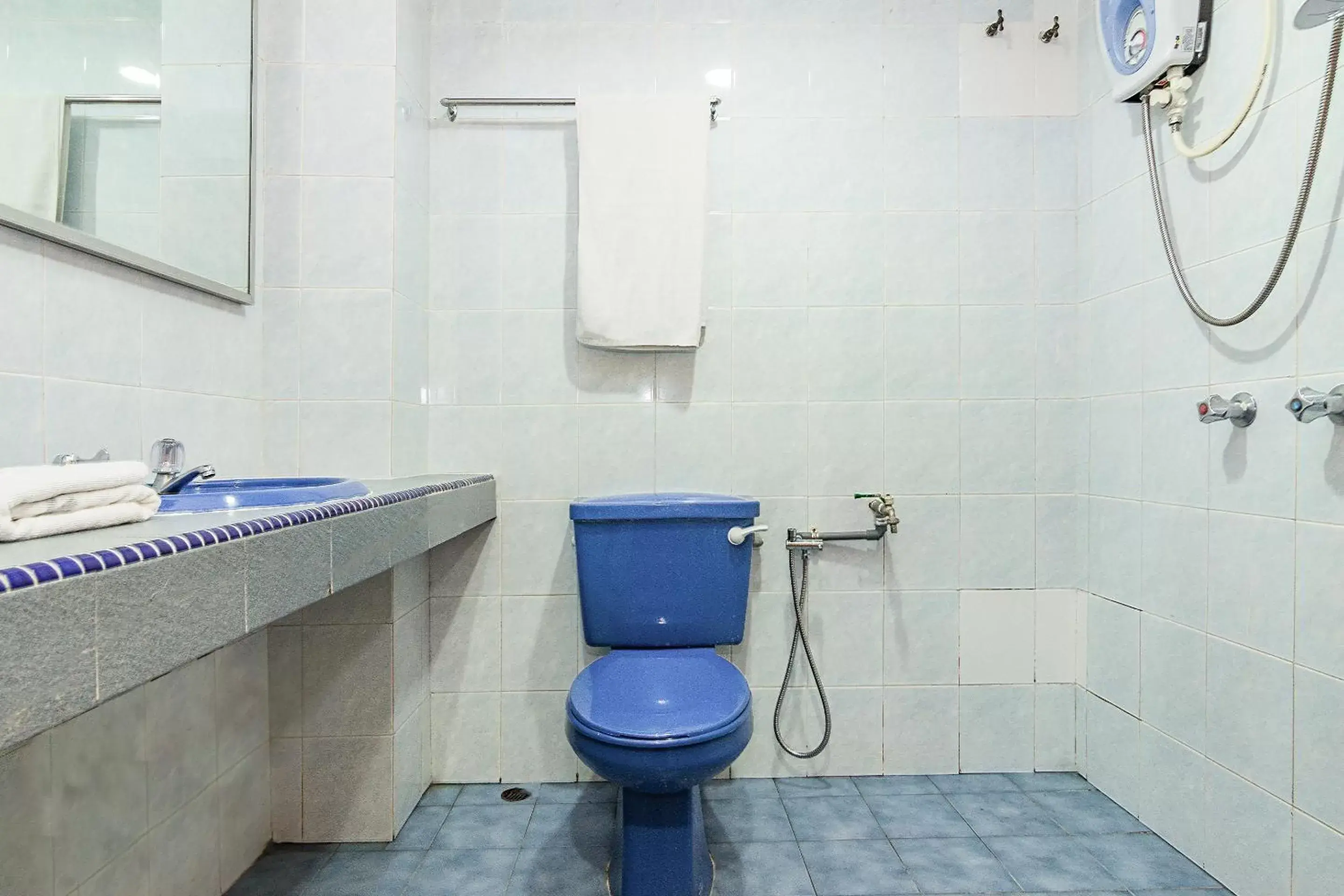 Bathroom in OYO 1159 Hotel New Sabah