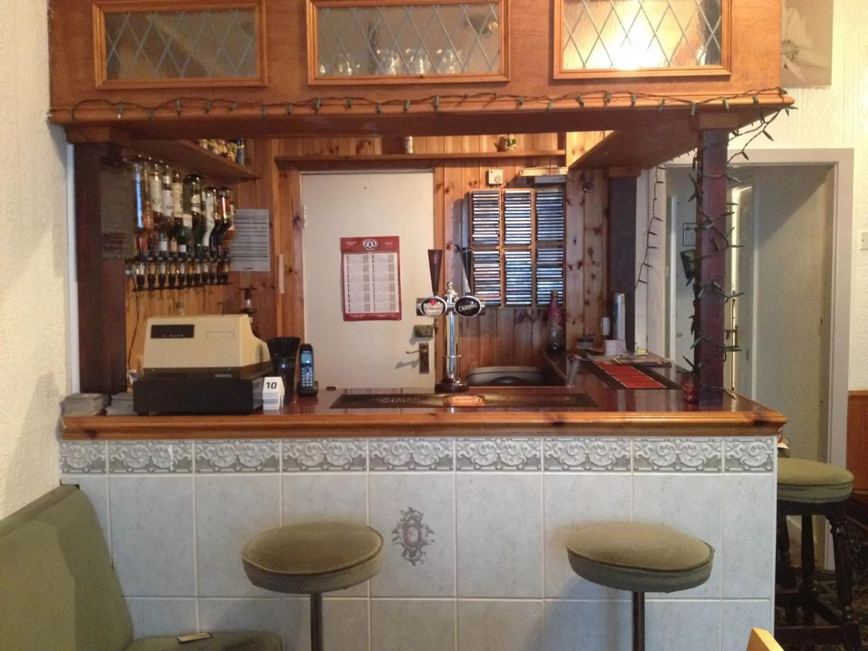 Kitchen or kitchenette, Lounge/Bar in Bel Reve Hotel