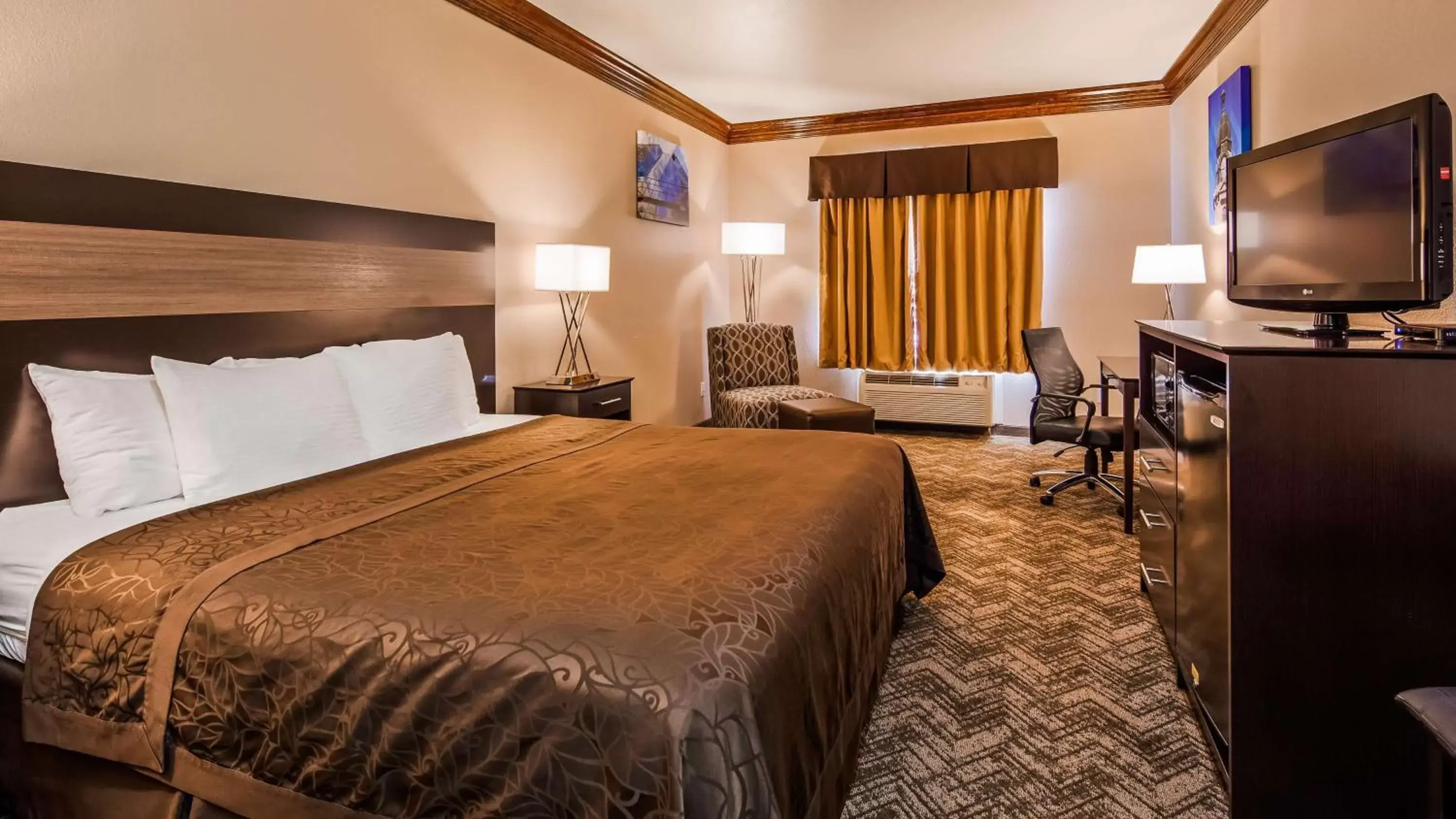 Photo of the whole room, Bed in Best Western Fort Worth Inn and Suites