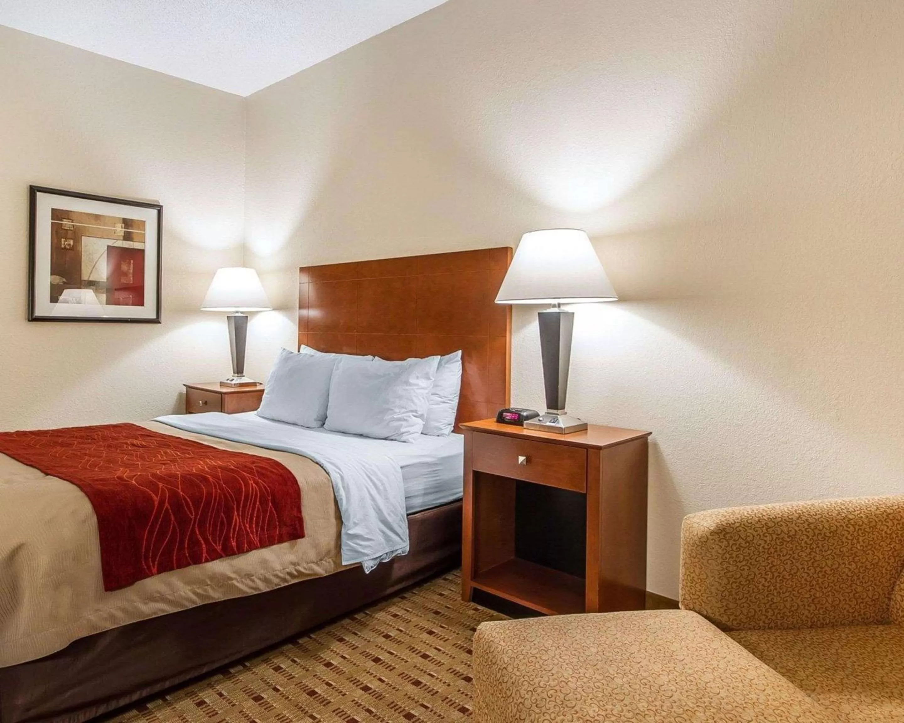 Photo of the whole room, Bed in Quality Inn & Suites Eau Claire University Area