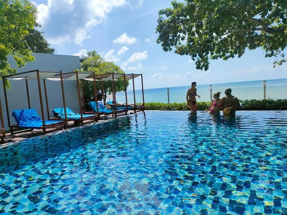 Swimming pool in Casa De Mar - Koh Samui