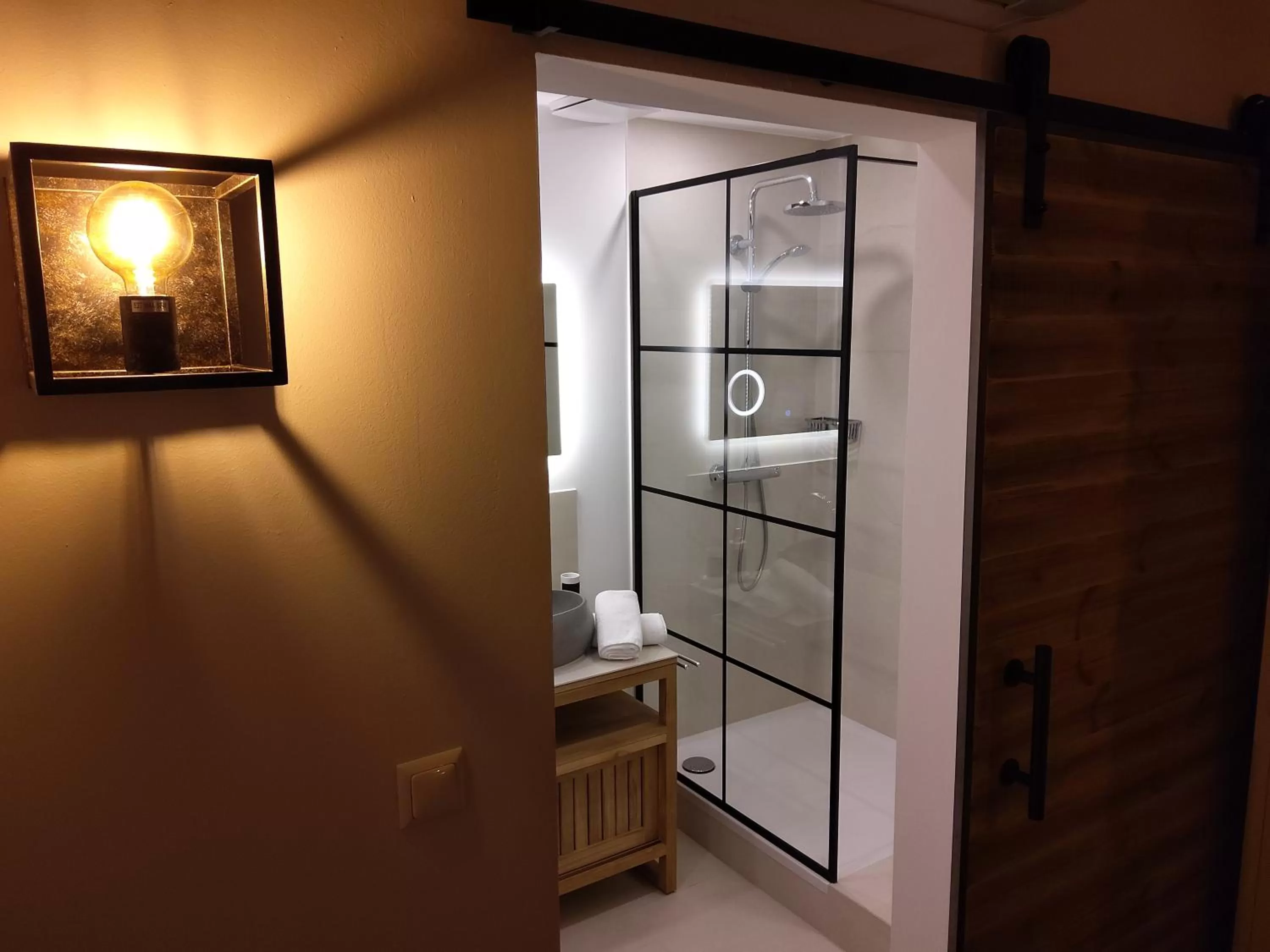 Bathroom in Zimmerei - Landgasthaus Karlo