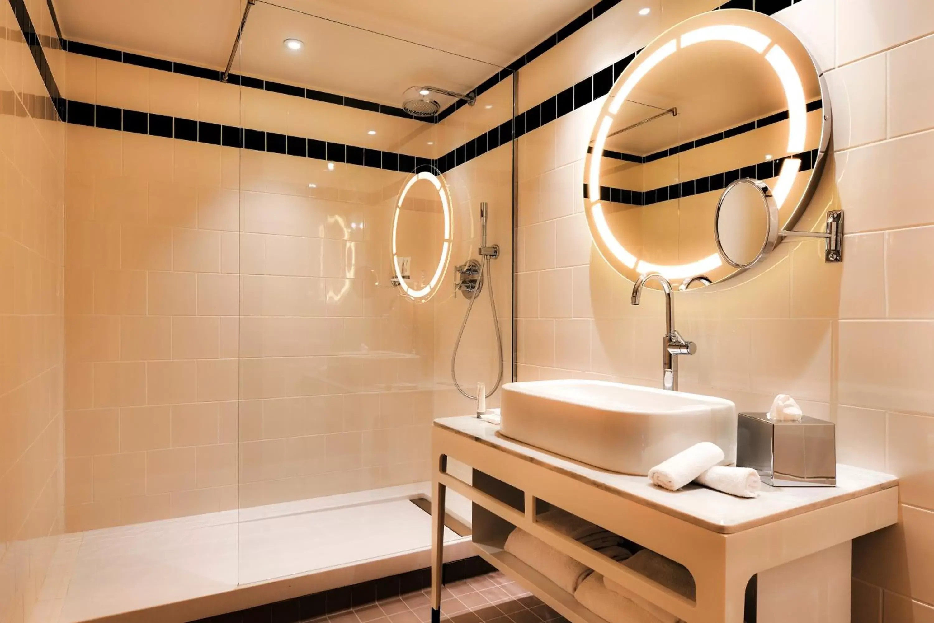 Shower, Bathroom in Hotel Carlton Lyon - MGallery Hotel Collection