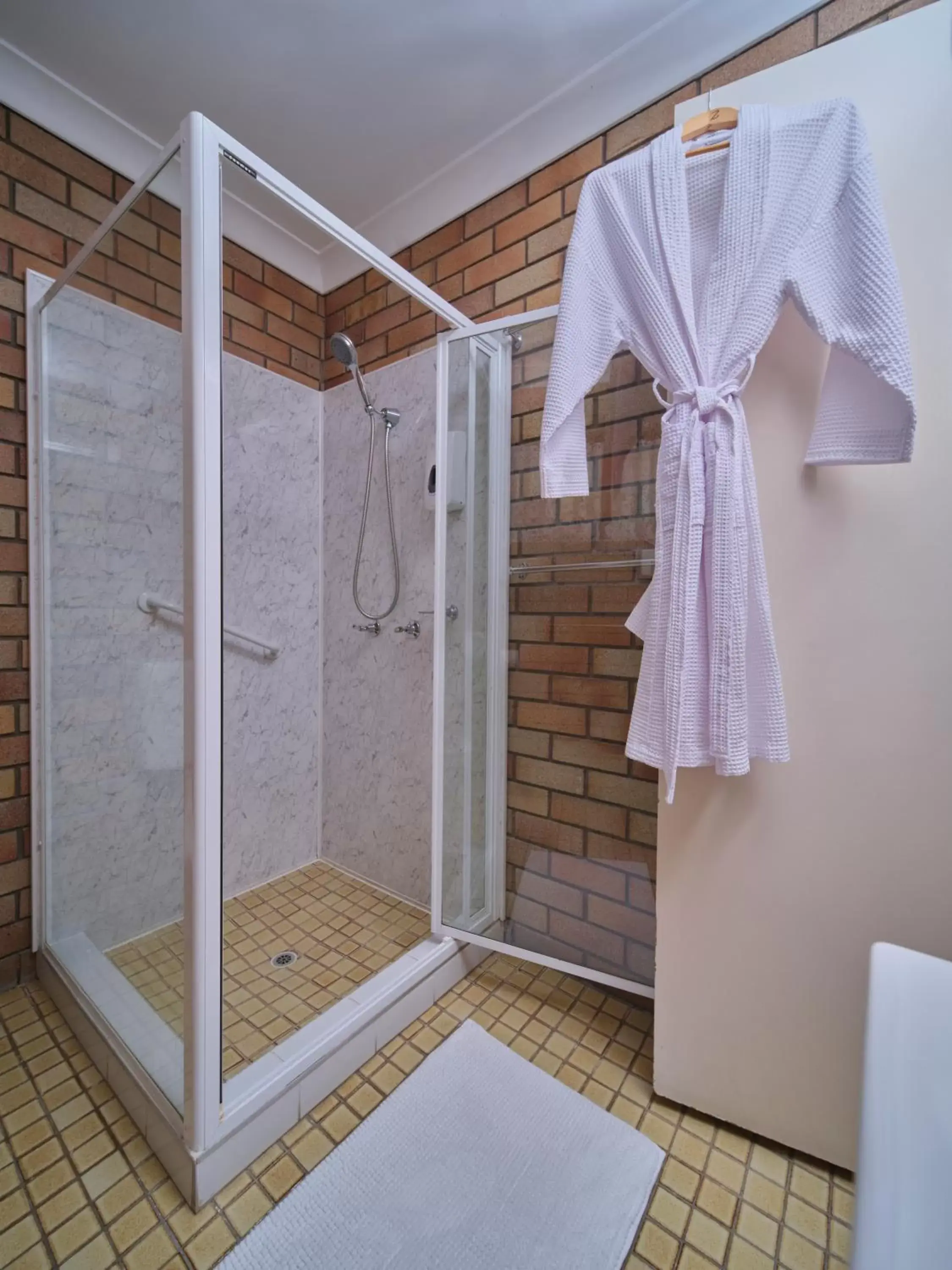 Bathroom in City View Motel