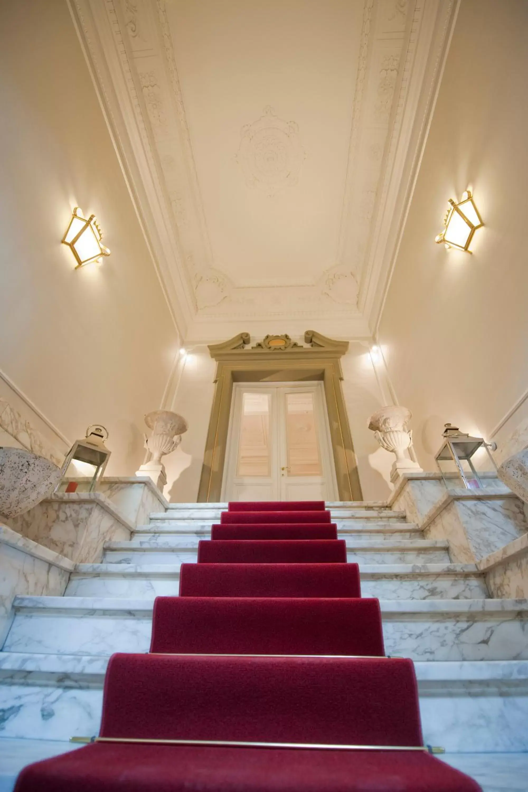 Facade/entrance in Palazzo Lombardo