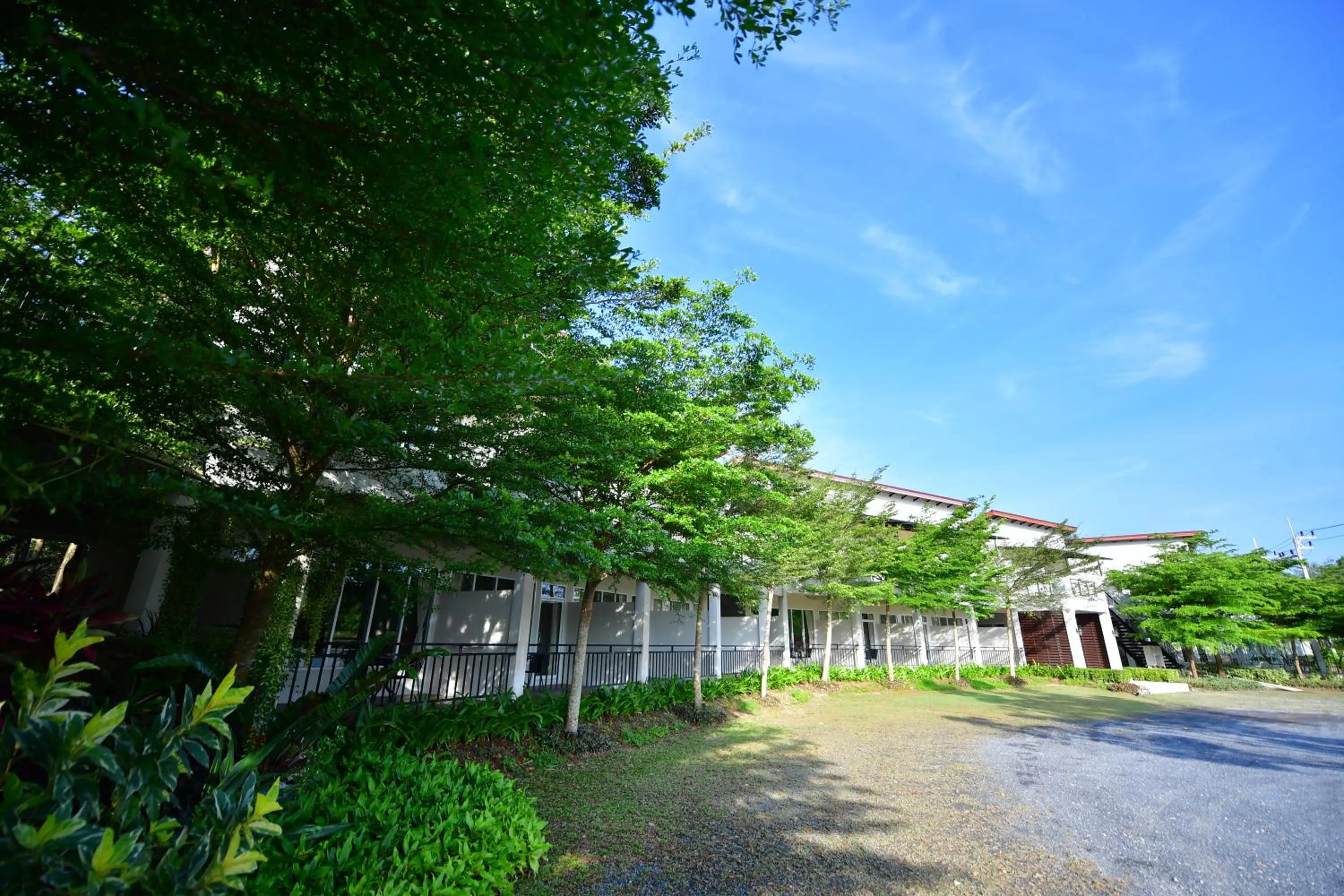 Spring in The Touch Green Naiyang Hotel & Fitness