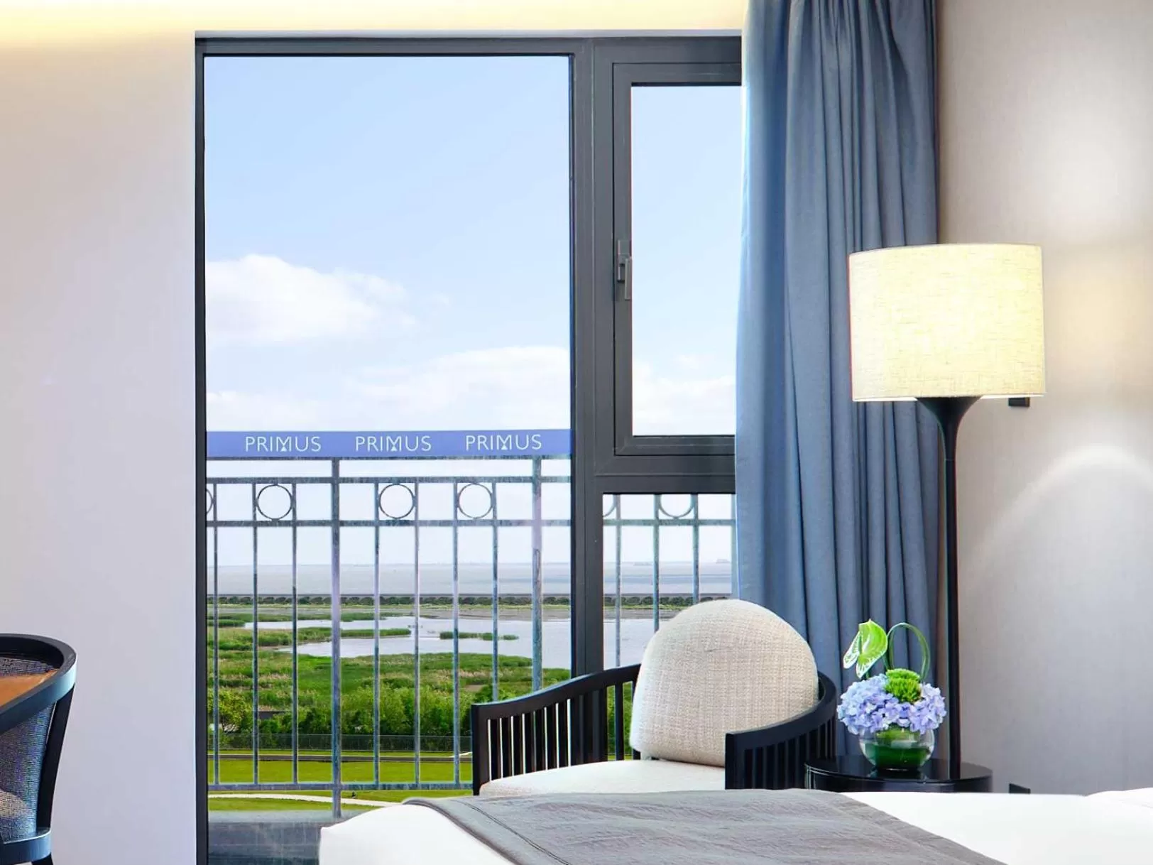 Bedroom, Bed in Primus Hotel Shanghai Sanjiagang - Offer Pudong International Airport and Disney shuttle