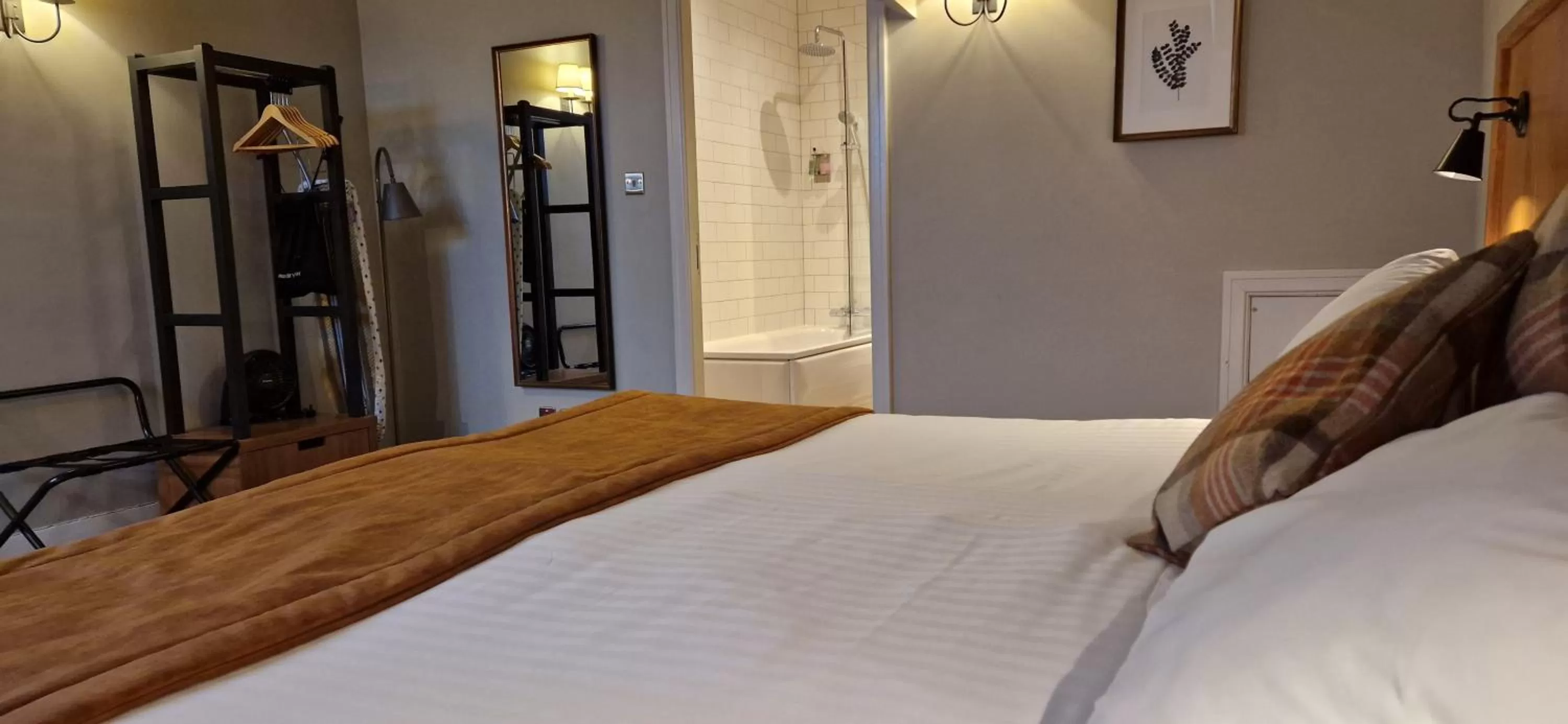 Bed in The Cross-Keys Hotel