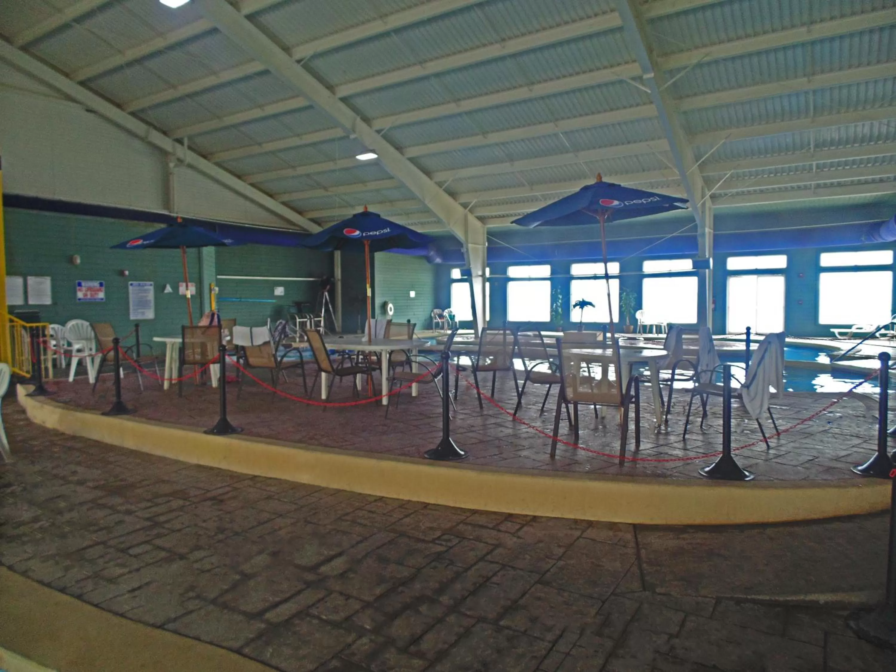 Swimming pool in Lakeside Resort & Conference Center