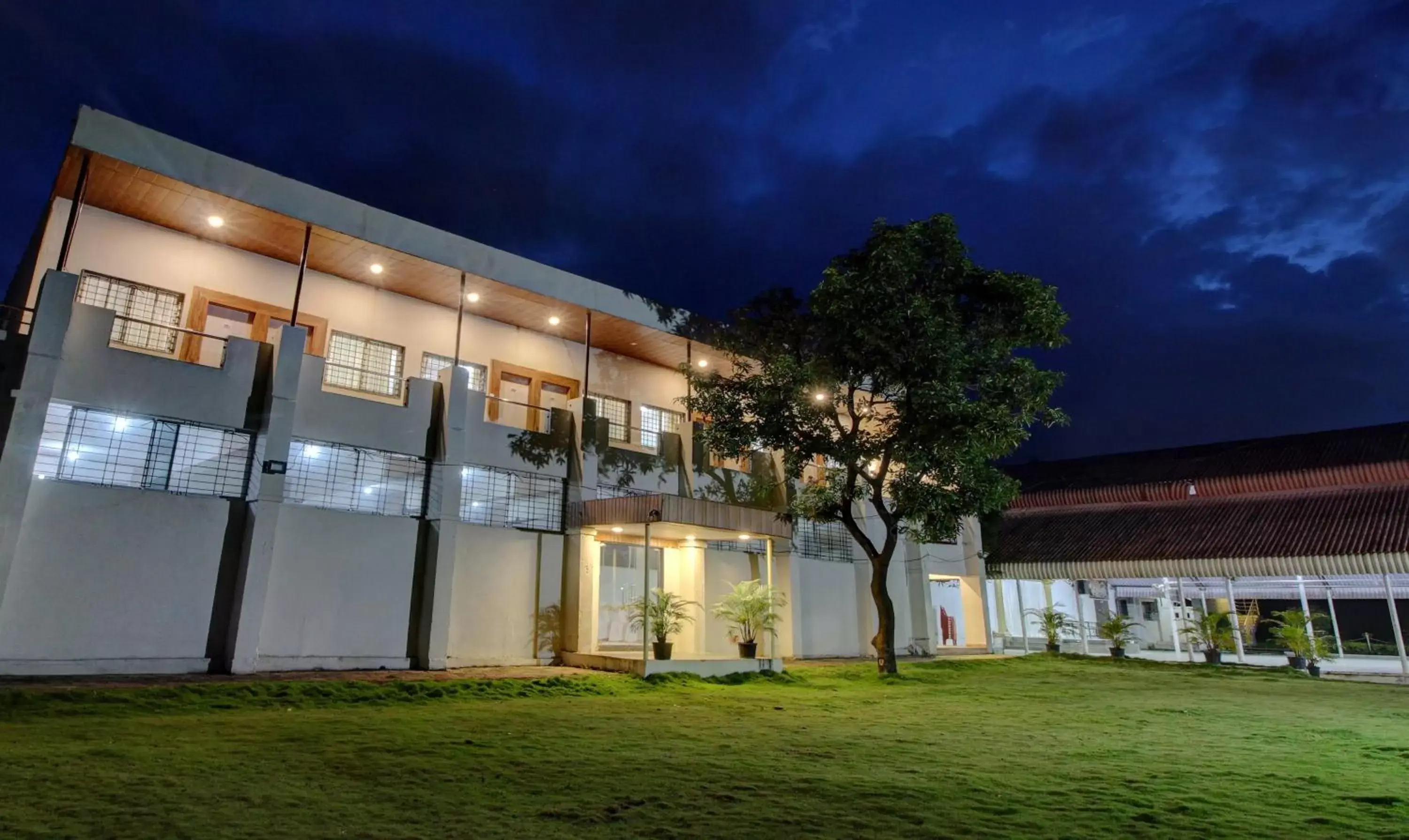 Property building in Sai Samrat Resort Property building in Sai Samrat Resort