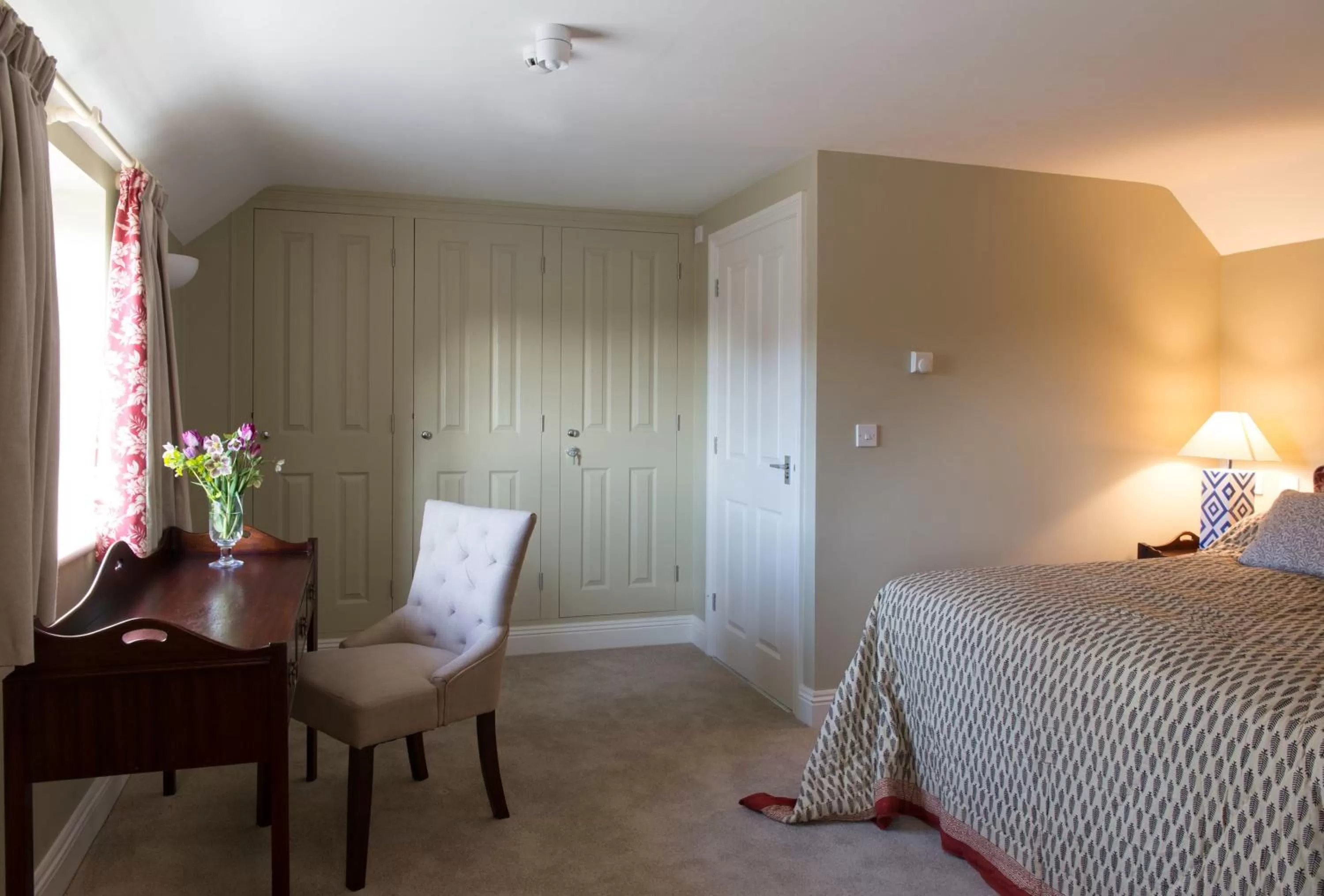 Day, Bed in The Loddon Swan