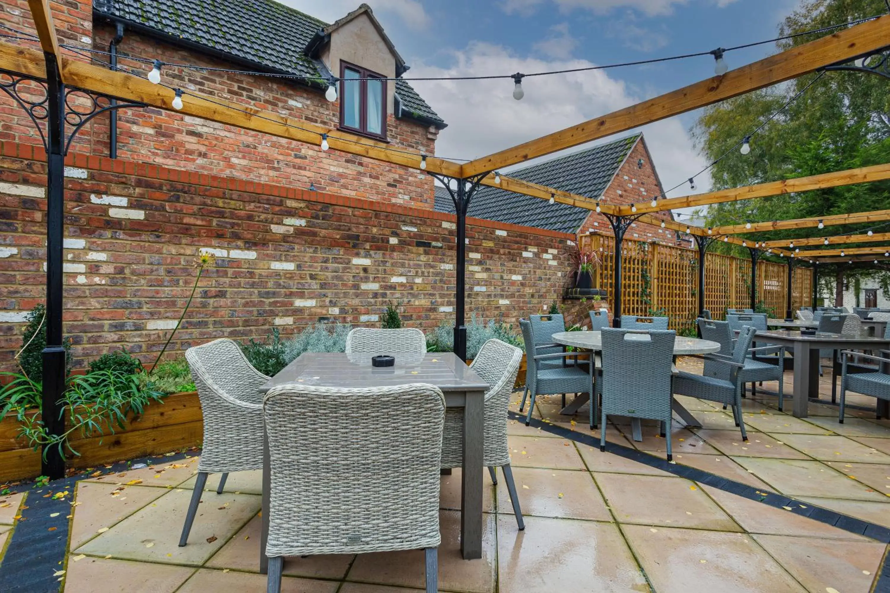 Balcony/Terrace, Restaurant/Places to Eat in The Tudor House Hotel, Tewkesbury, Gloucestershire