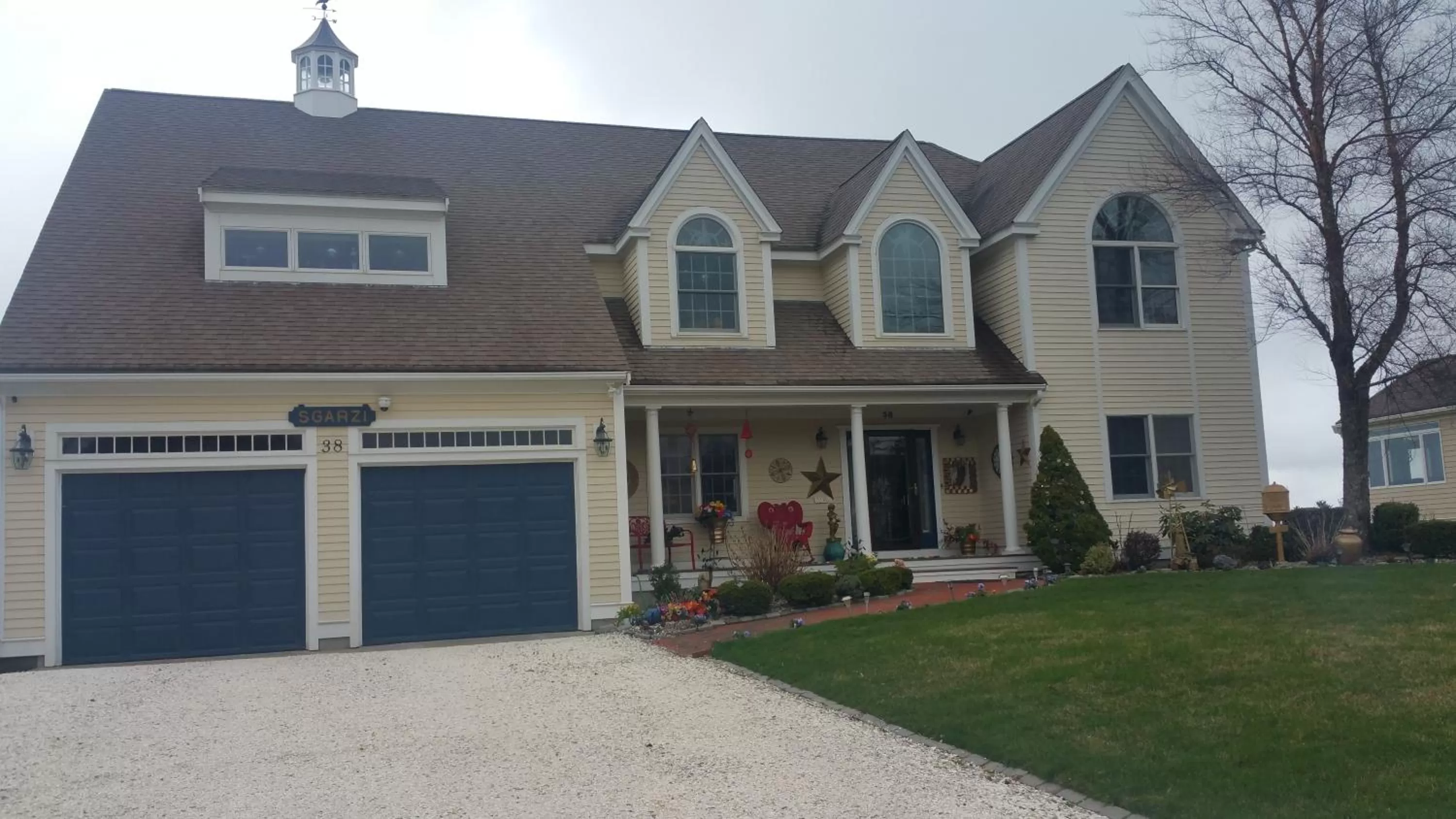 Facade/entrance in Inn 38 Oak Bluff Circle