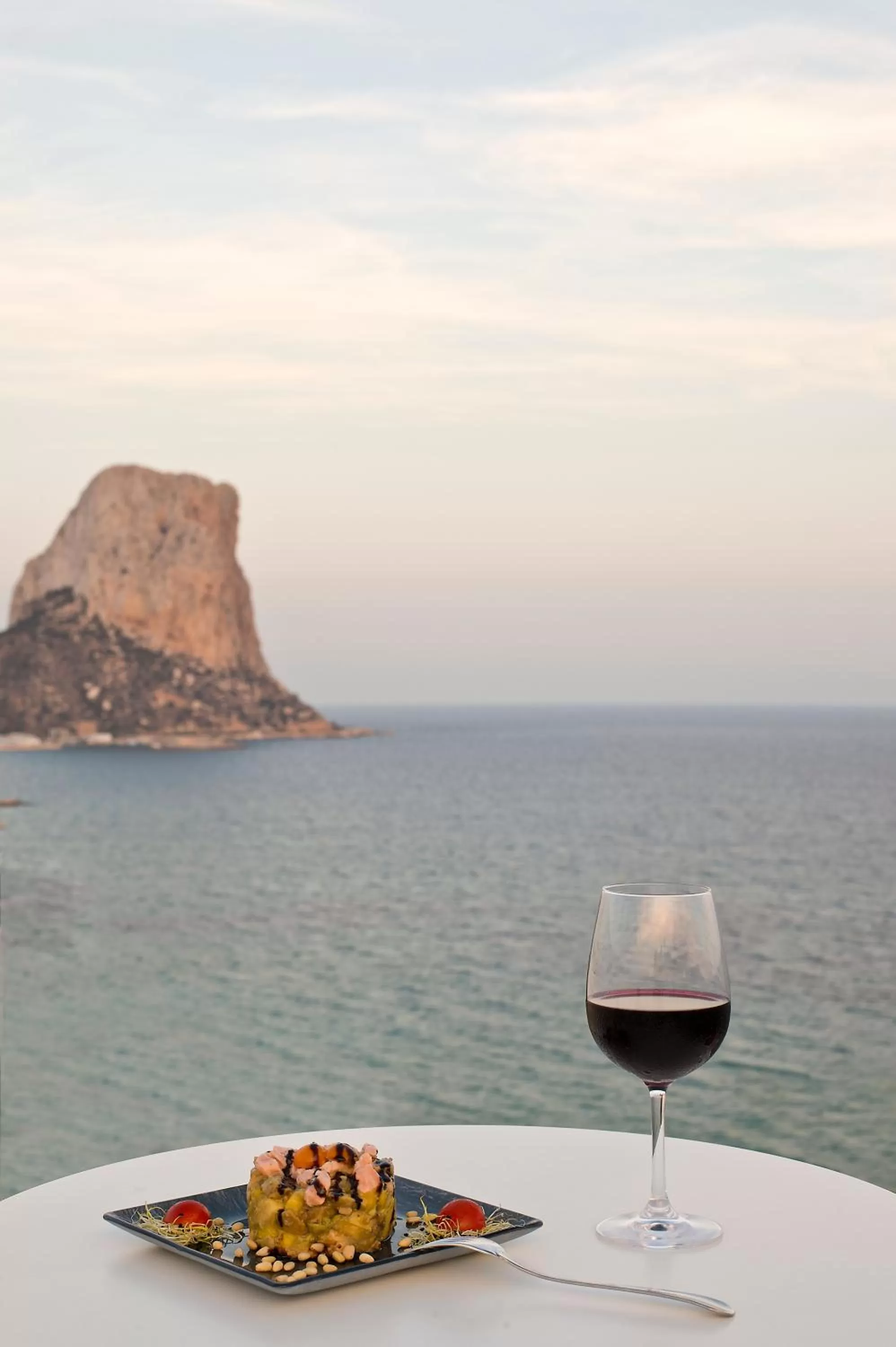 Food and drinks in Hotel Bahía Calpe by Pierre & Vacances