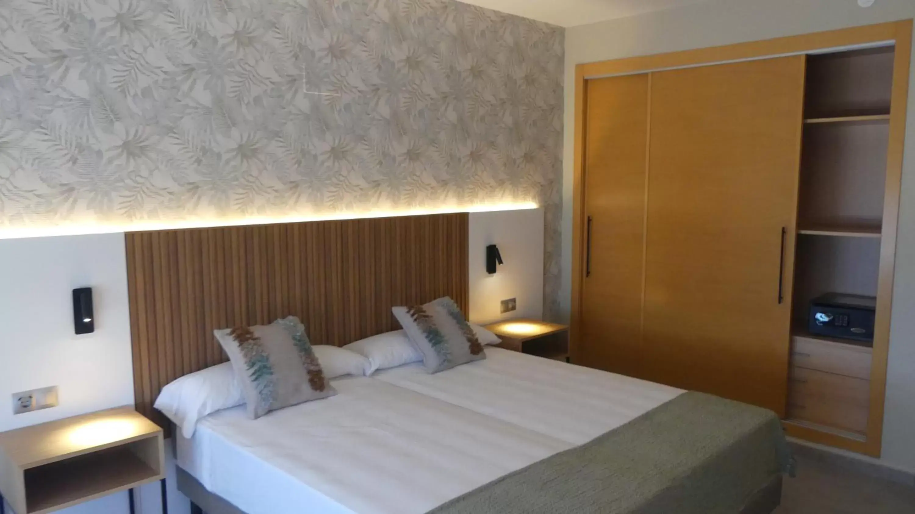 Bed in Hotel Vistamar Wellness by DLV