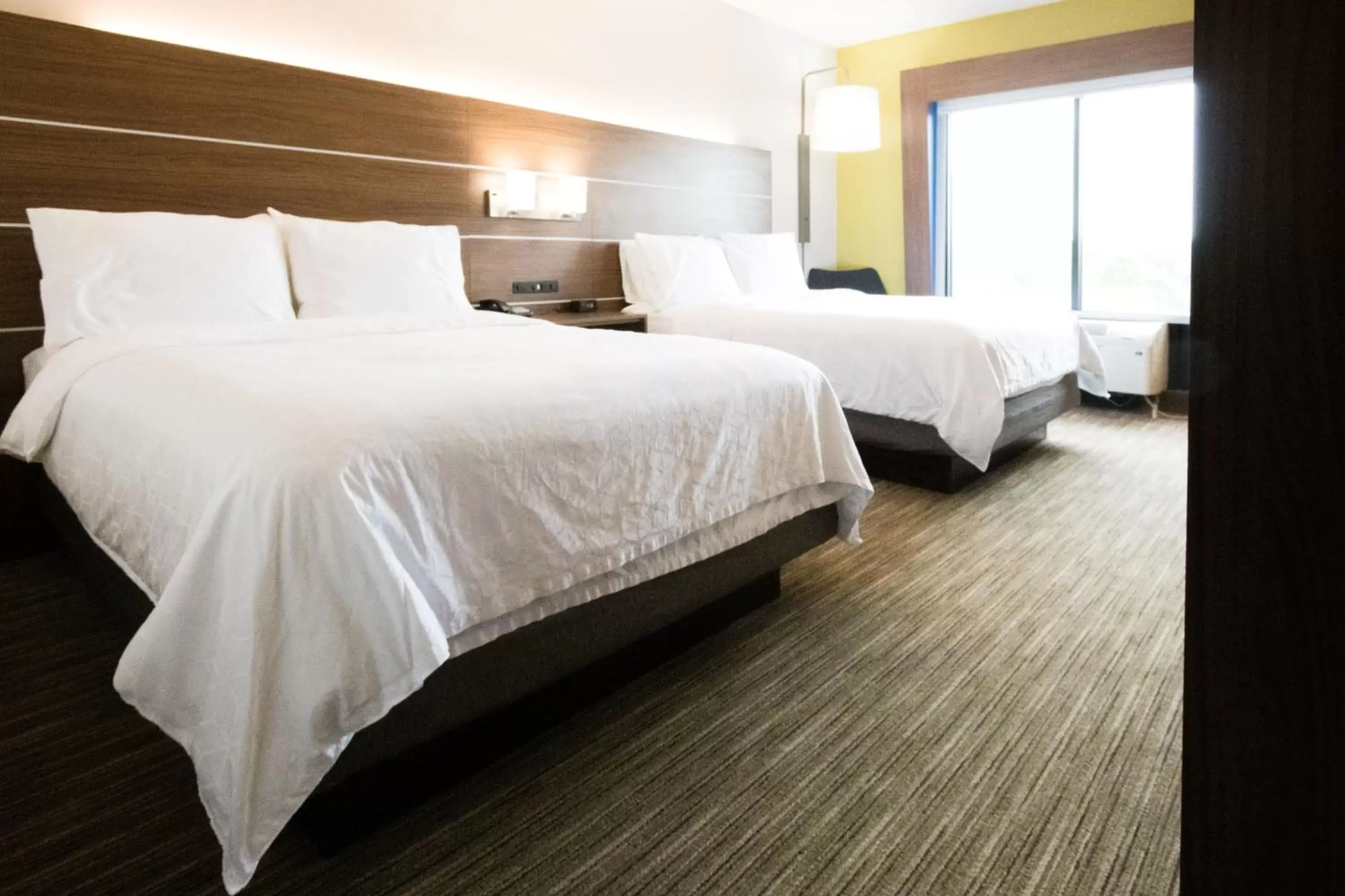 Photo of the whole room, Bed in Holiday Inn Express & Suites Lexington North West-The Vineyard, an IHG Hotel