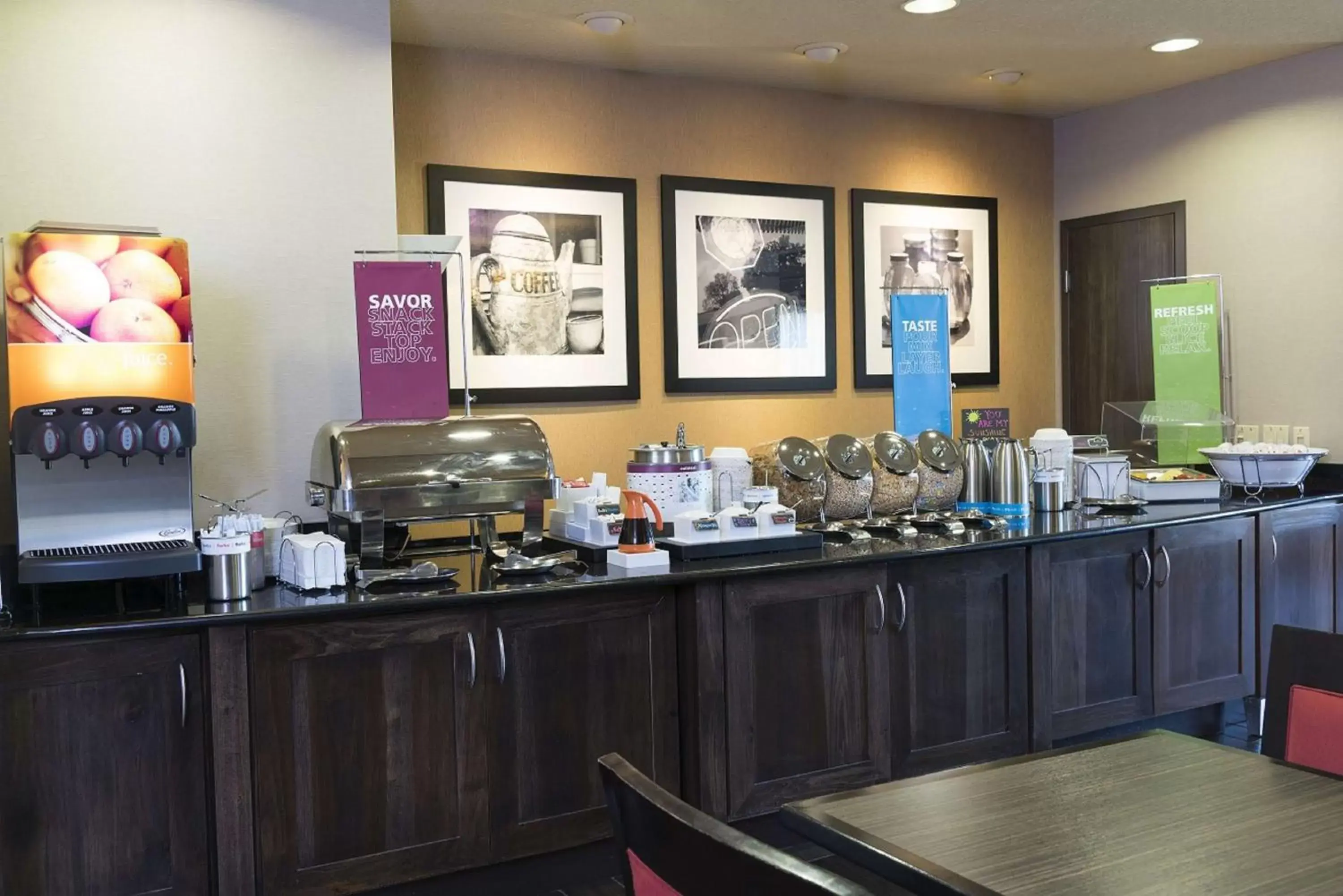 Dining area, Restaurant/Places to Eat in Hampton Inn Mount Pleasant