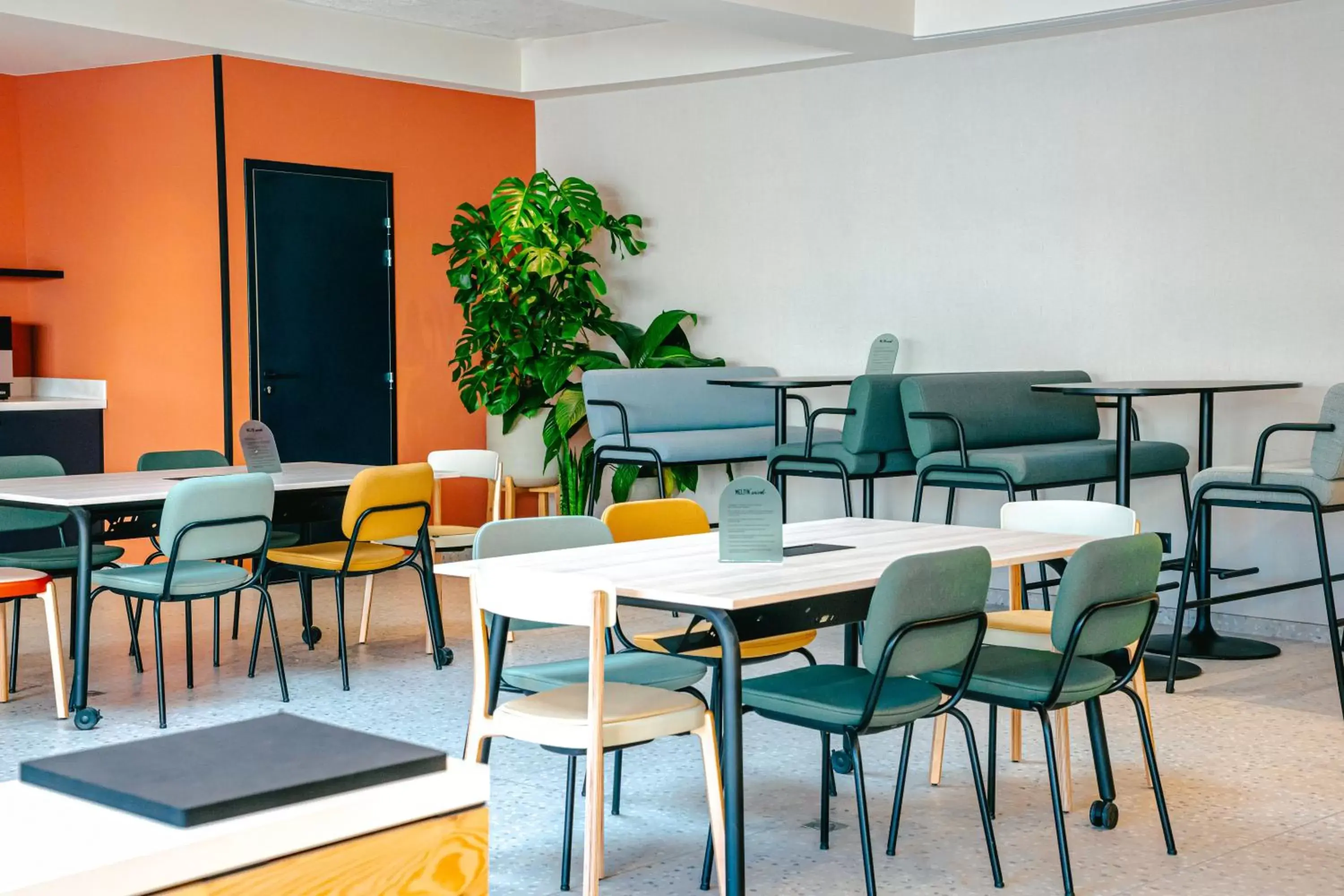 Meeting/conference room, Lounge/Bar in Kyriad Marseille Palais Des Congrès – Vélodrome