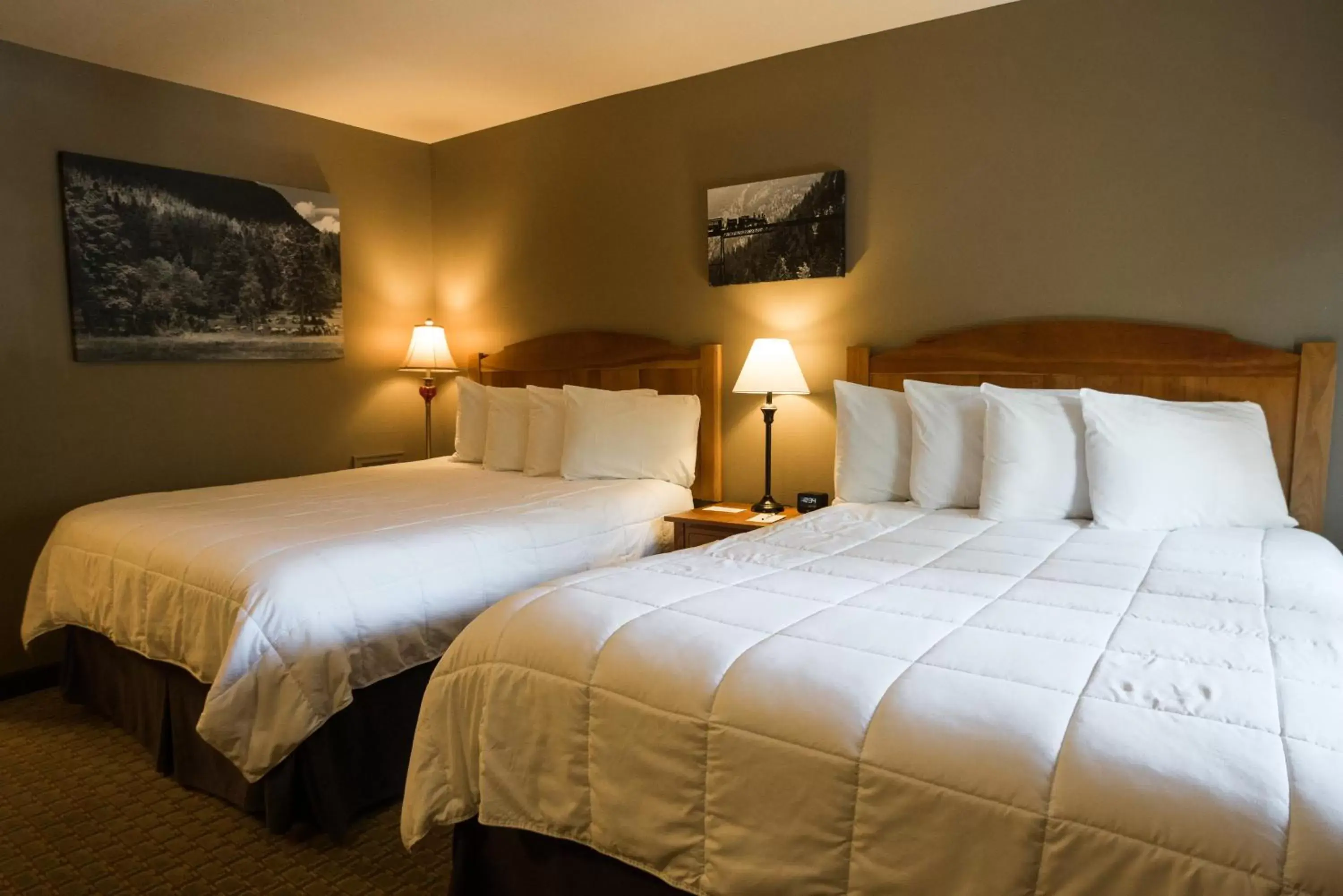 Queen Room with Two Queen Beds Riverside- No Pets in Silver Moon Inn Queen Room with Two Queen Beds Riverside- No Pets in Silver Moon Inn