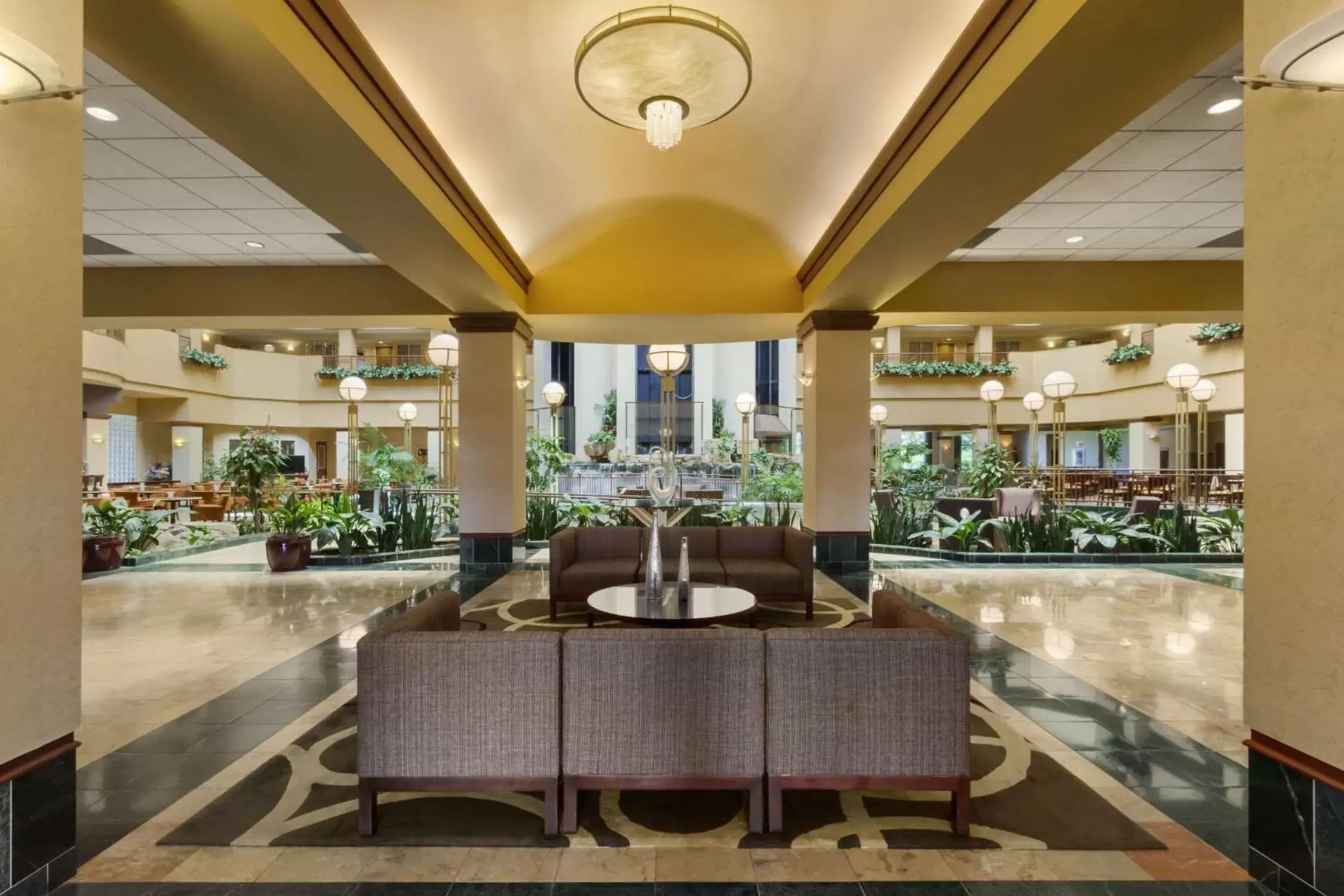 Lobby or reception, Restaurant/Places to Eat in Embassy Suites by Hilton Portland Airport