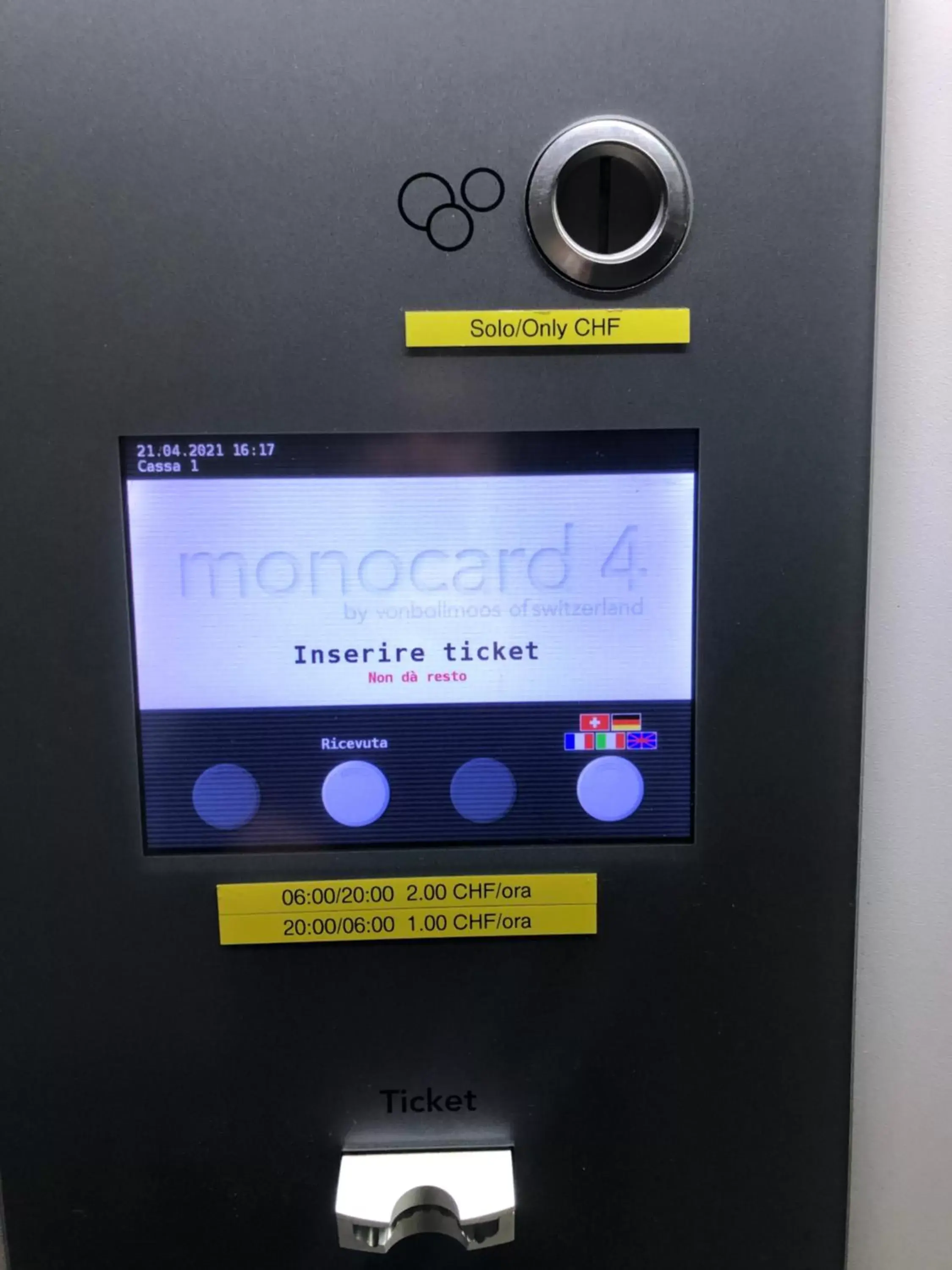 Parking in GuestHouse University by LR - self check in