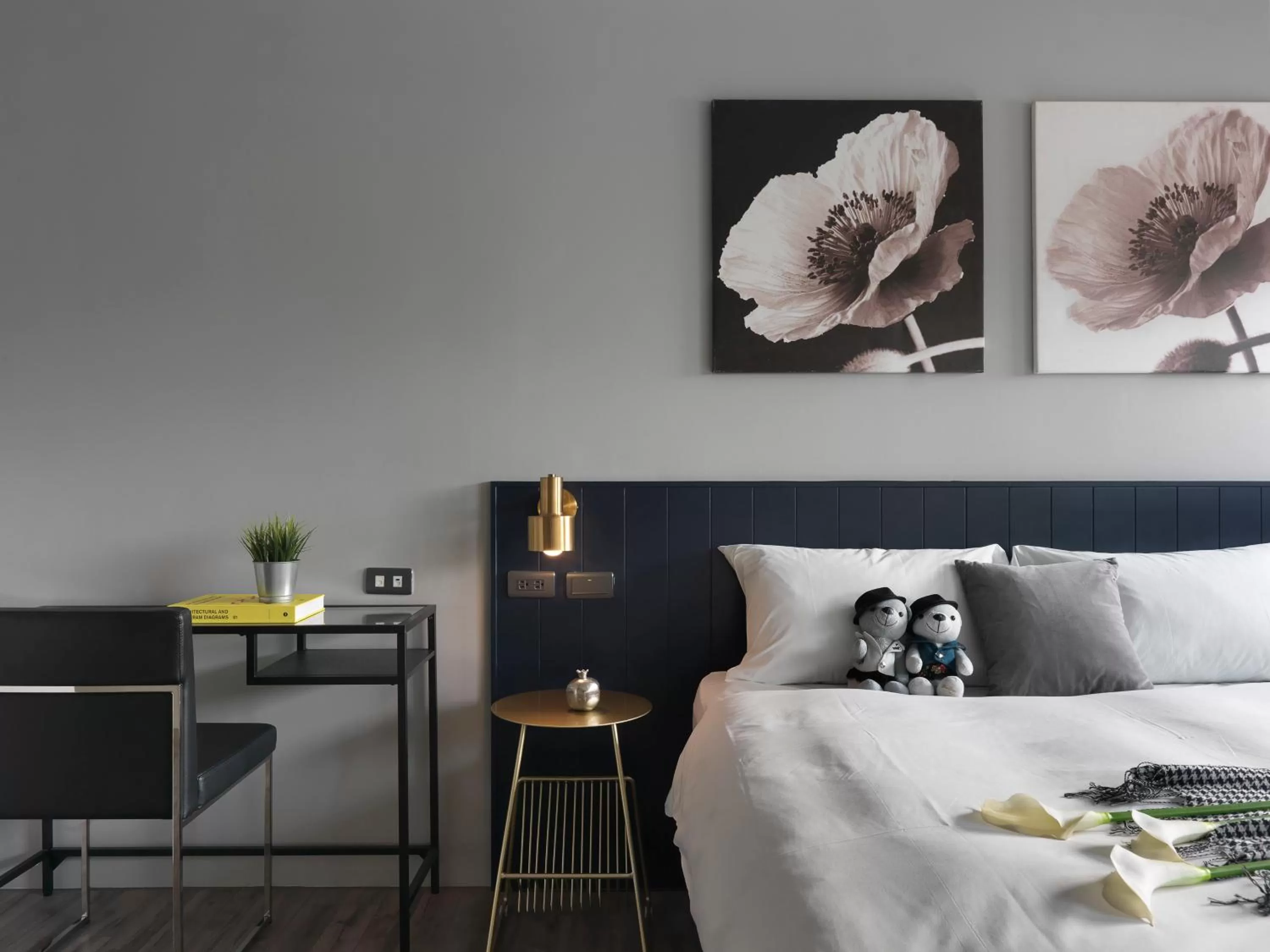 Decorative detail, Bed in Mr.Mantter