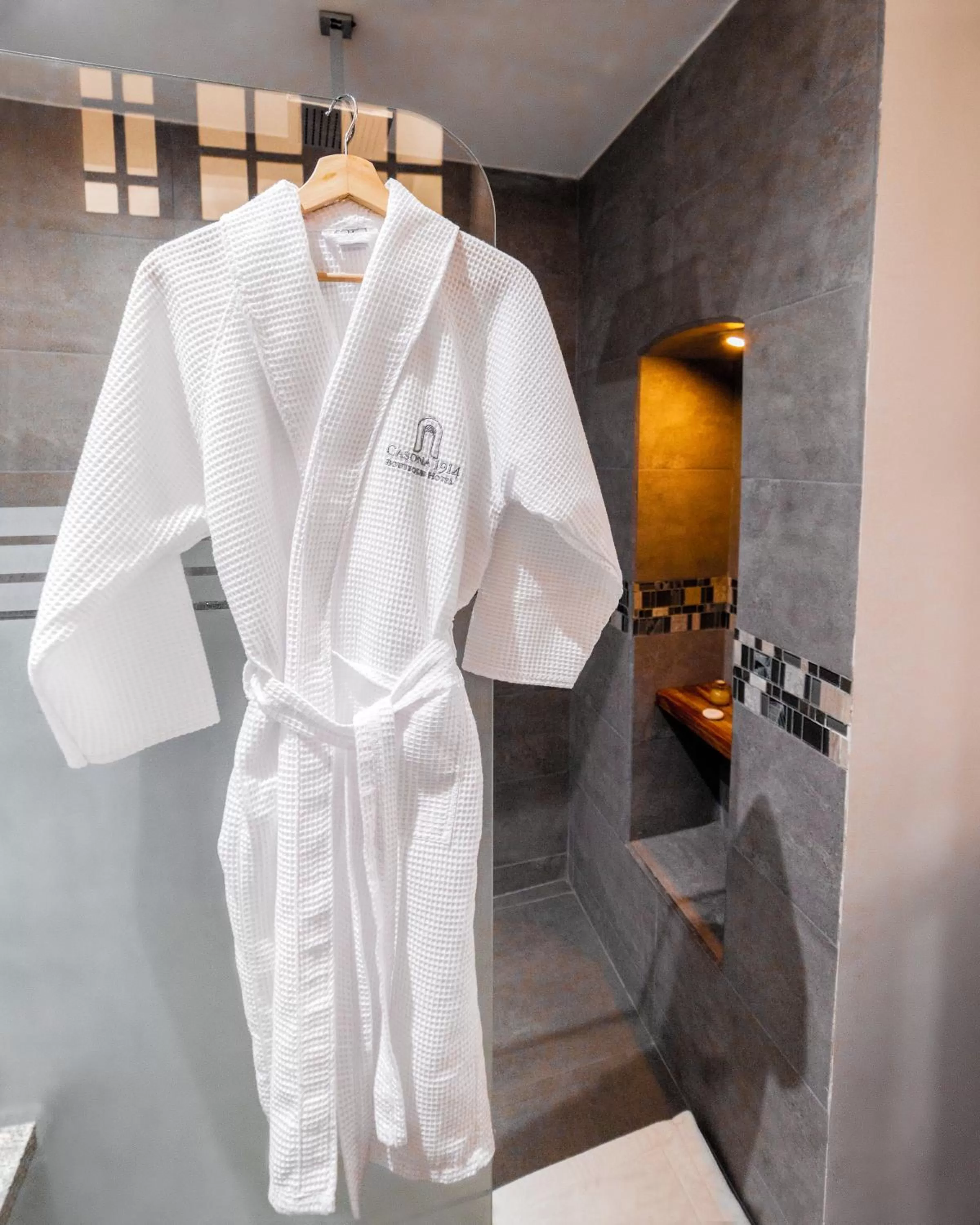 Shower in Boutique Hotel in Quito Hotel Casona 1914