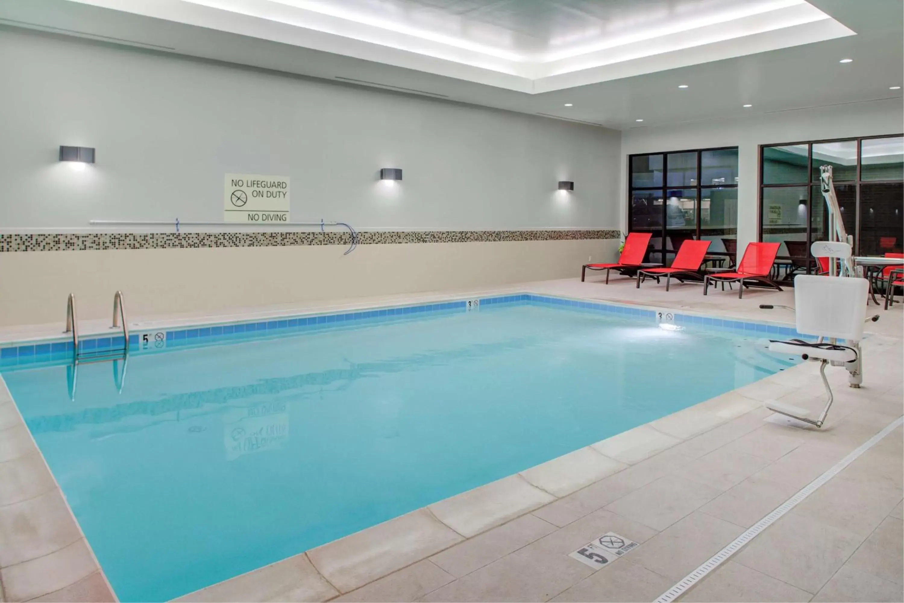 Swimming Pool in Hampton Inn & Suites Columbus Scioto Downs