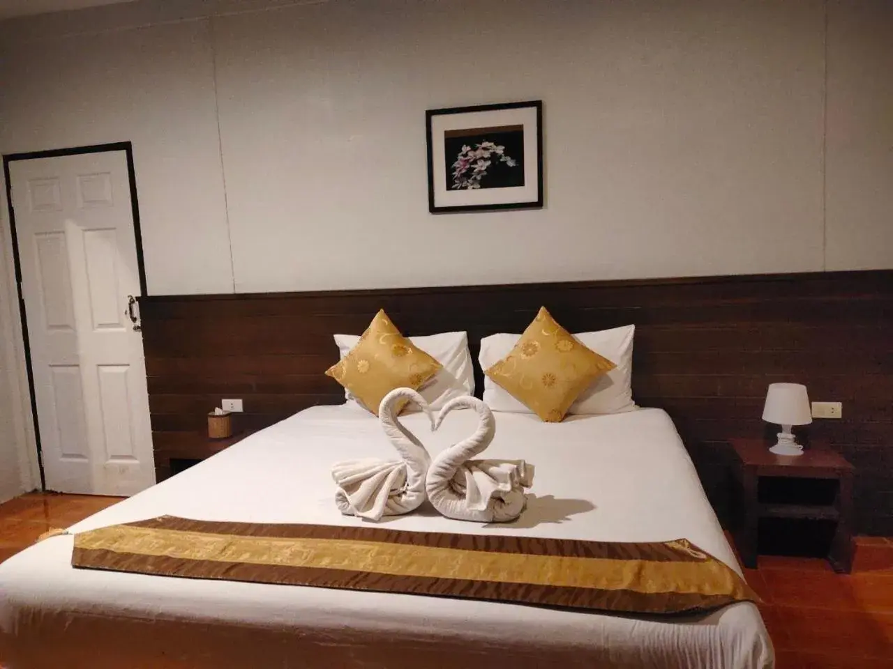 Bedroom, Bed in Lanta Nice Beach Resort - SHA Extra Plus