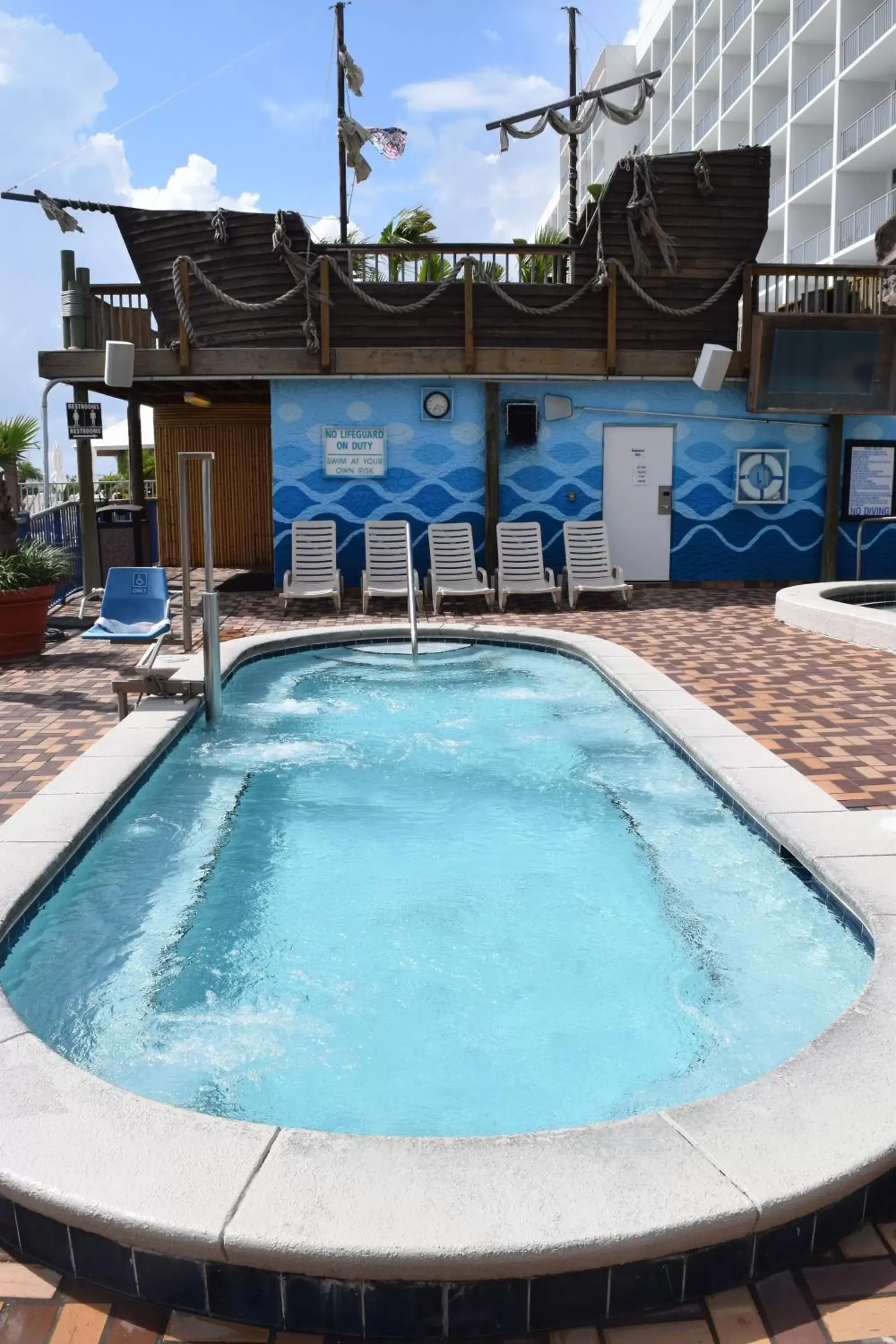 Hot Tub, Swimming Pool in Days Inn by Wyndham Panama City Beach/Ocean Front